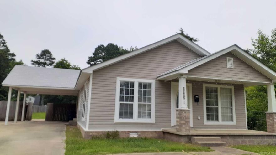 nice older 3/2 in the heart of Searcy. Has been updated with Vinyl siding, windows, and newer A/C over the past recent years. Large/deep back yard. Has been a rental in recent years and has a good rental history. Agent see confidential remarks.