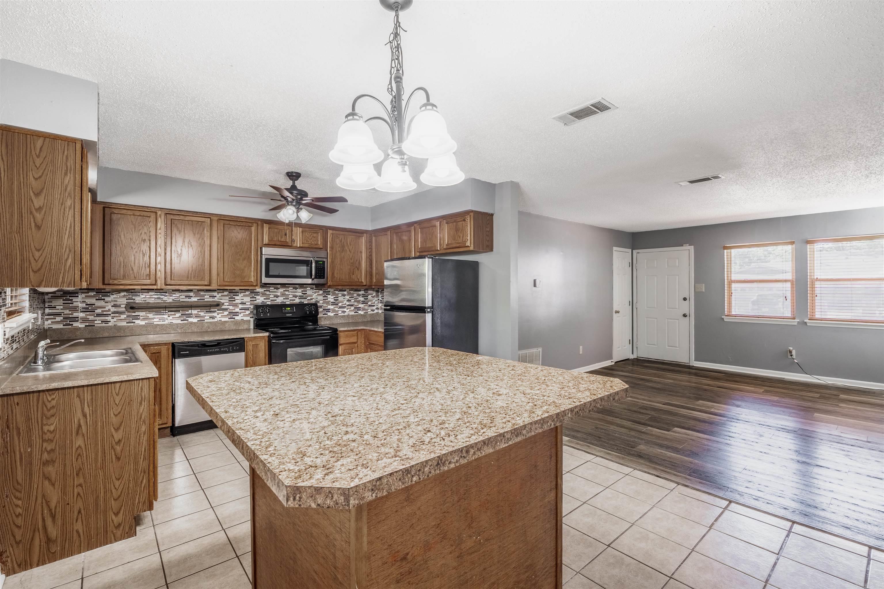 Twin Lakes - Residential