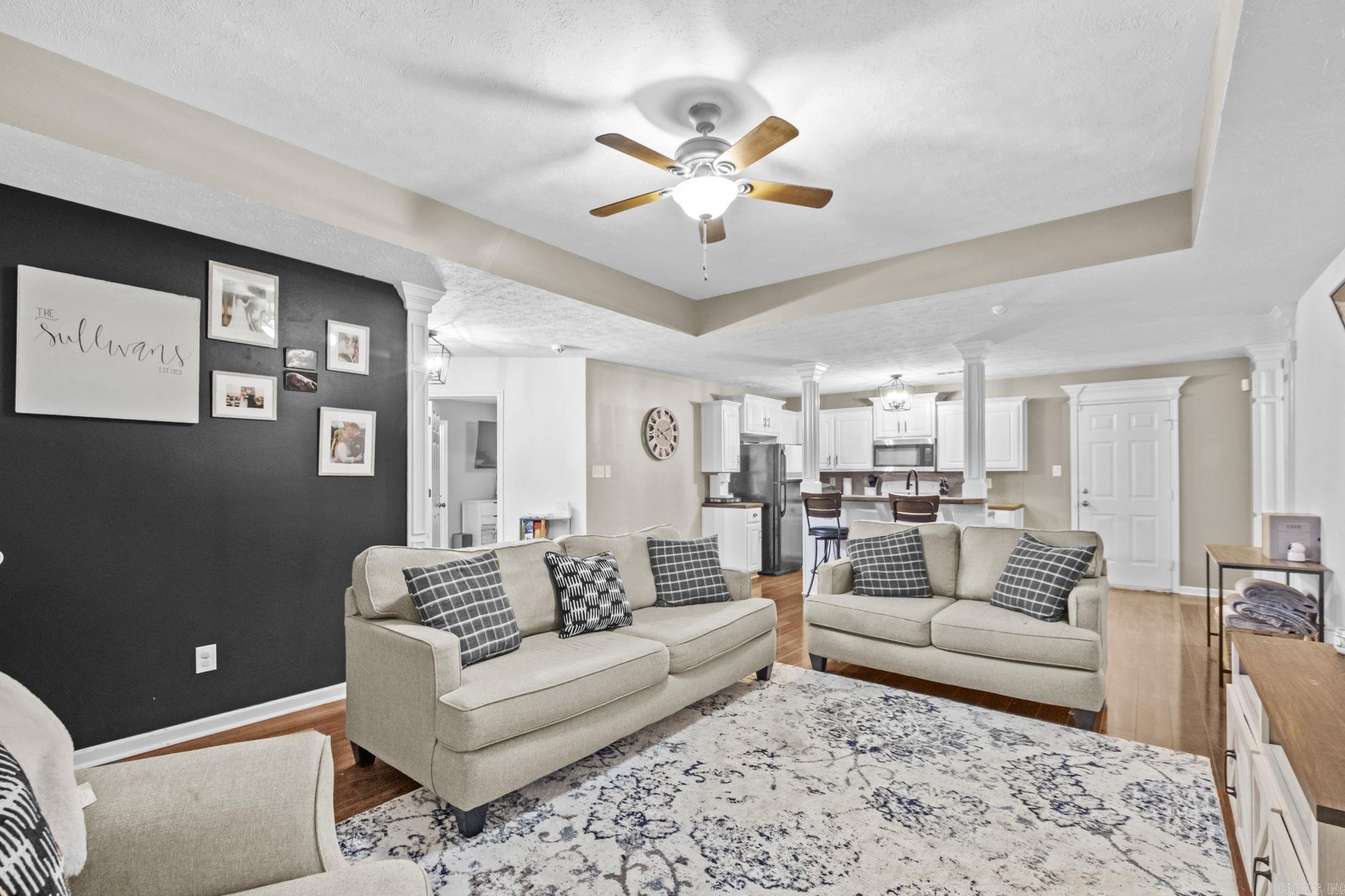 GOLDEN MEADOWS - Residential