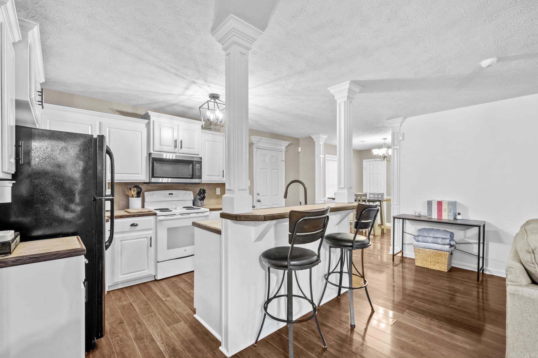 GOLDEN MEADOWS - Residential