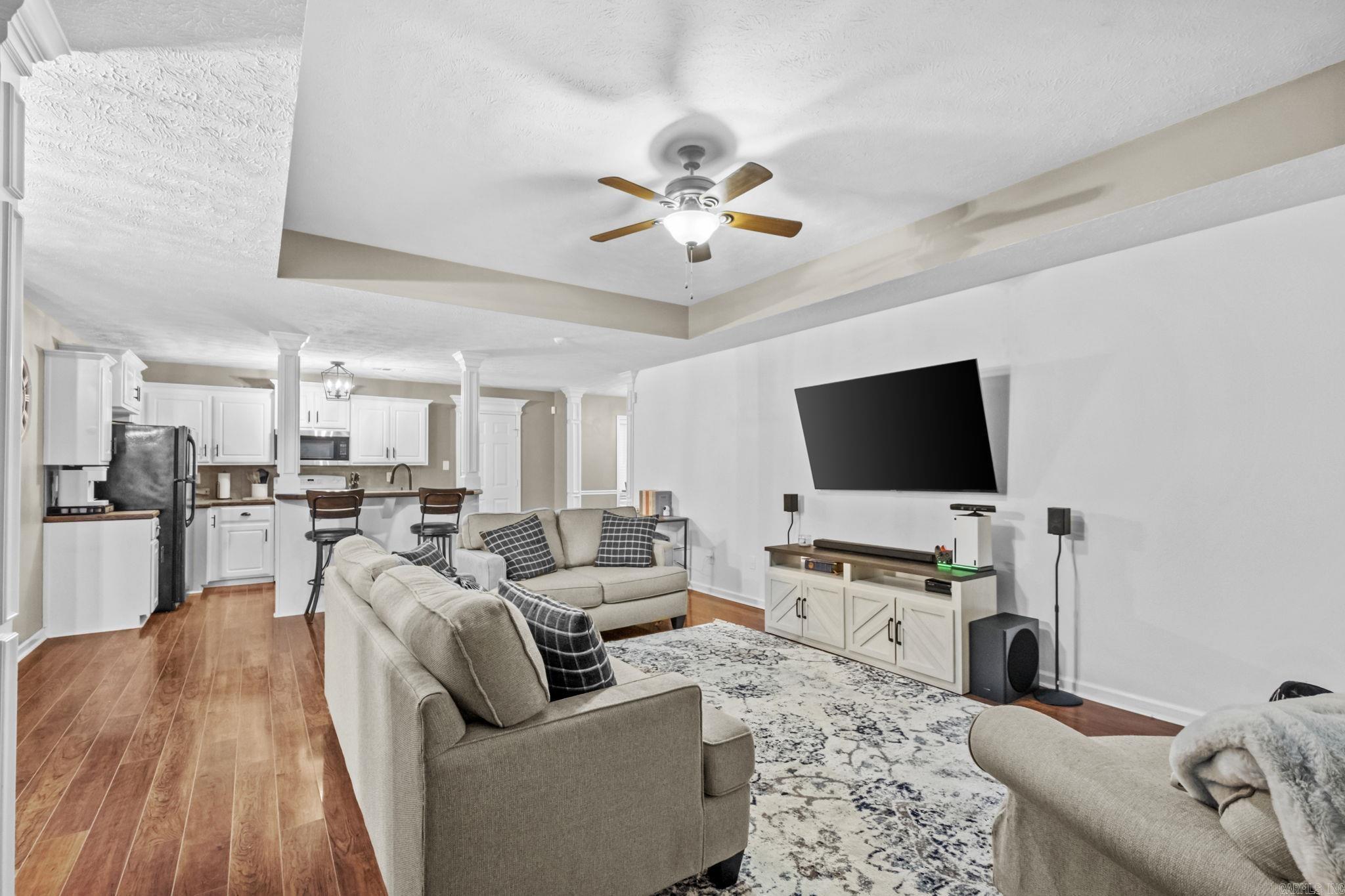 GOLDEN MEADOWS - Residential