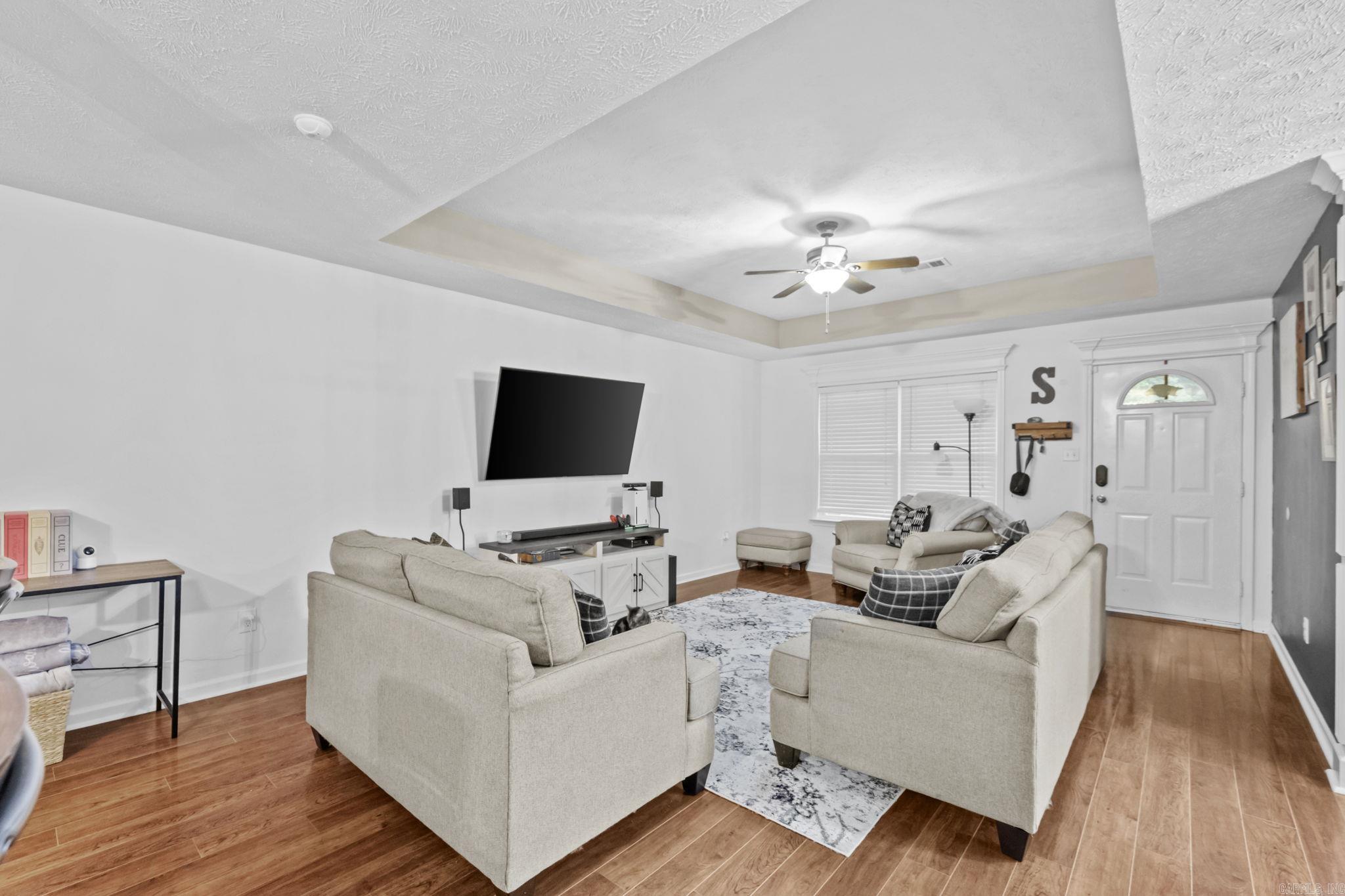 GOLDEN MEADOWS - Residential