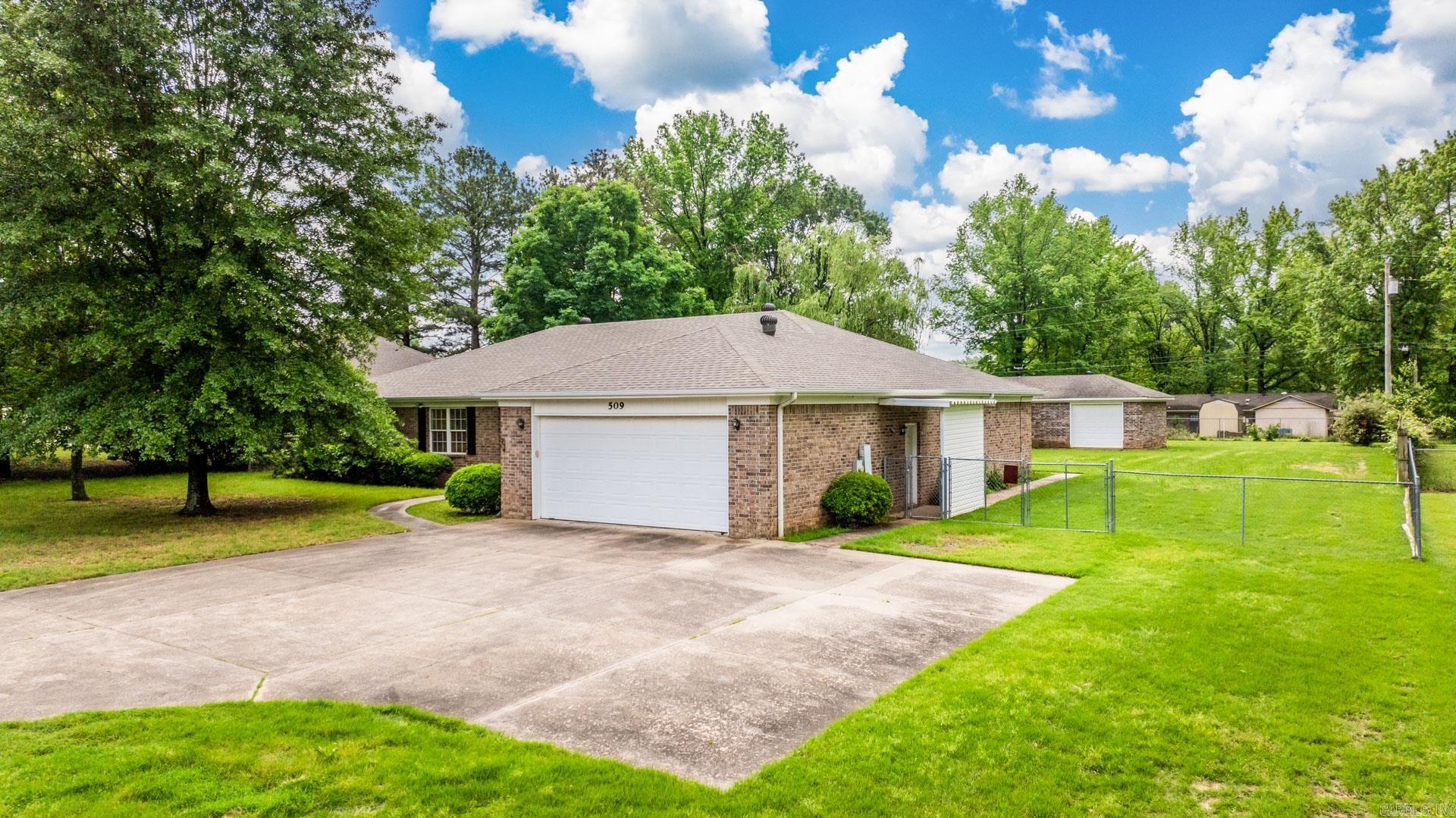 BROADMOOR - Residential