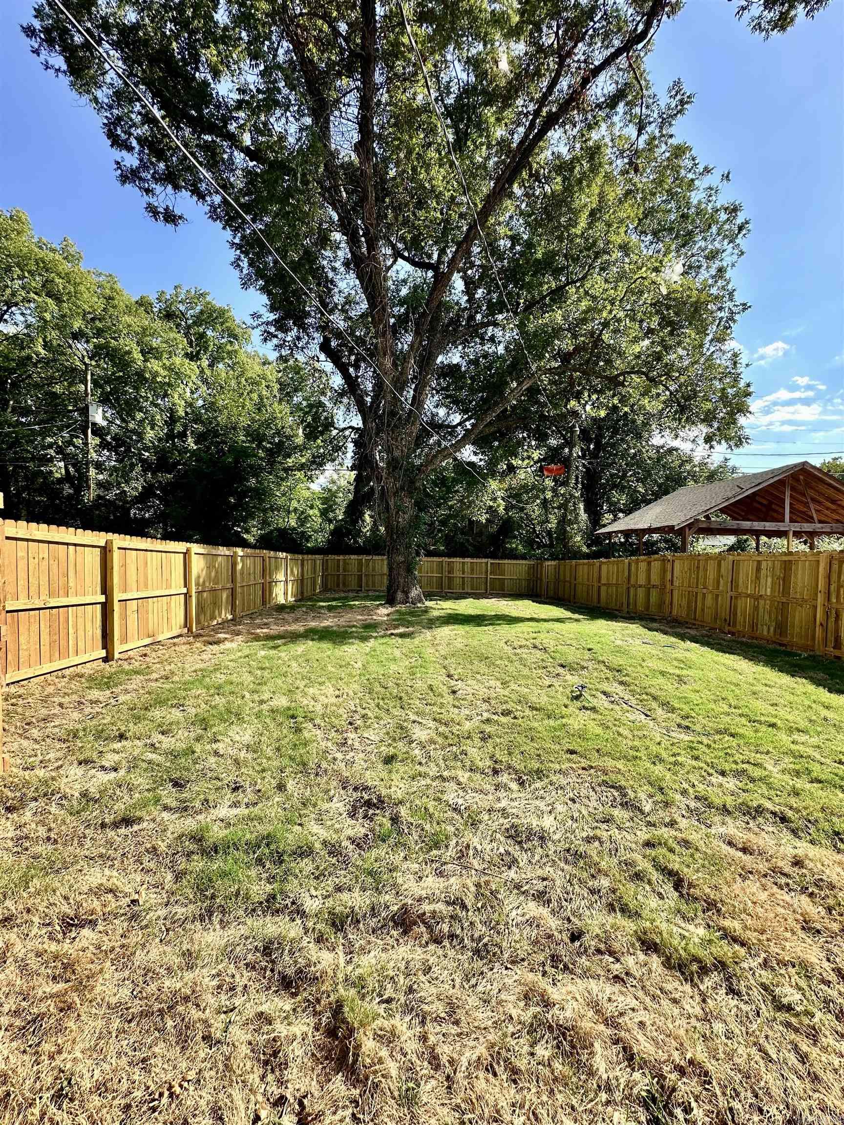 Weldon E Wrights - Residential