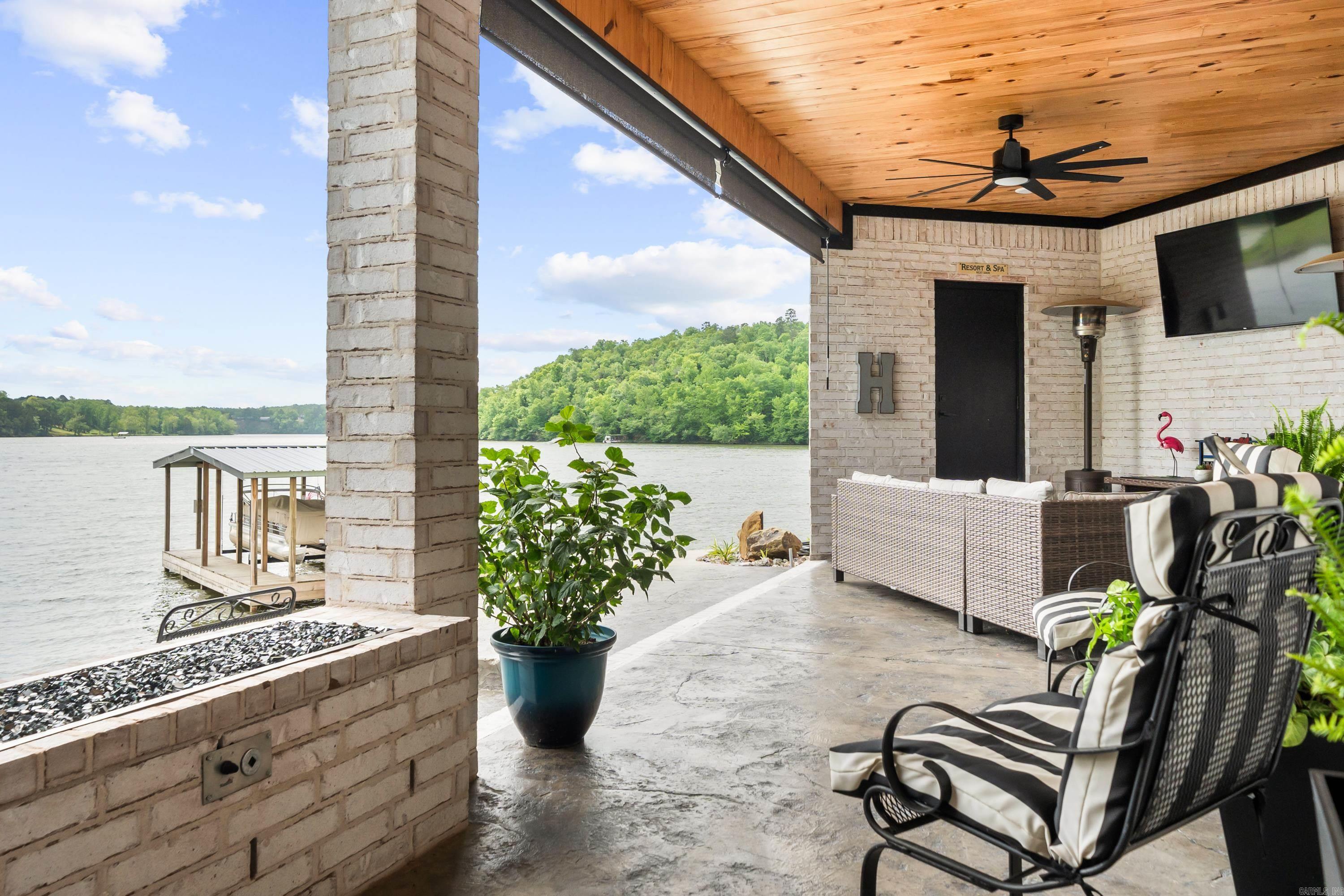 Lakeside Gardens - Residential