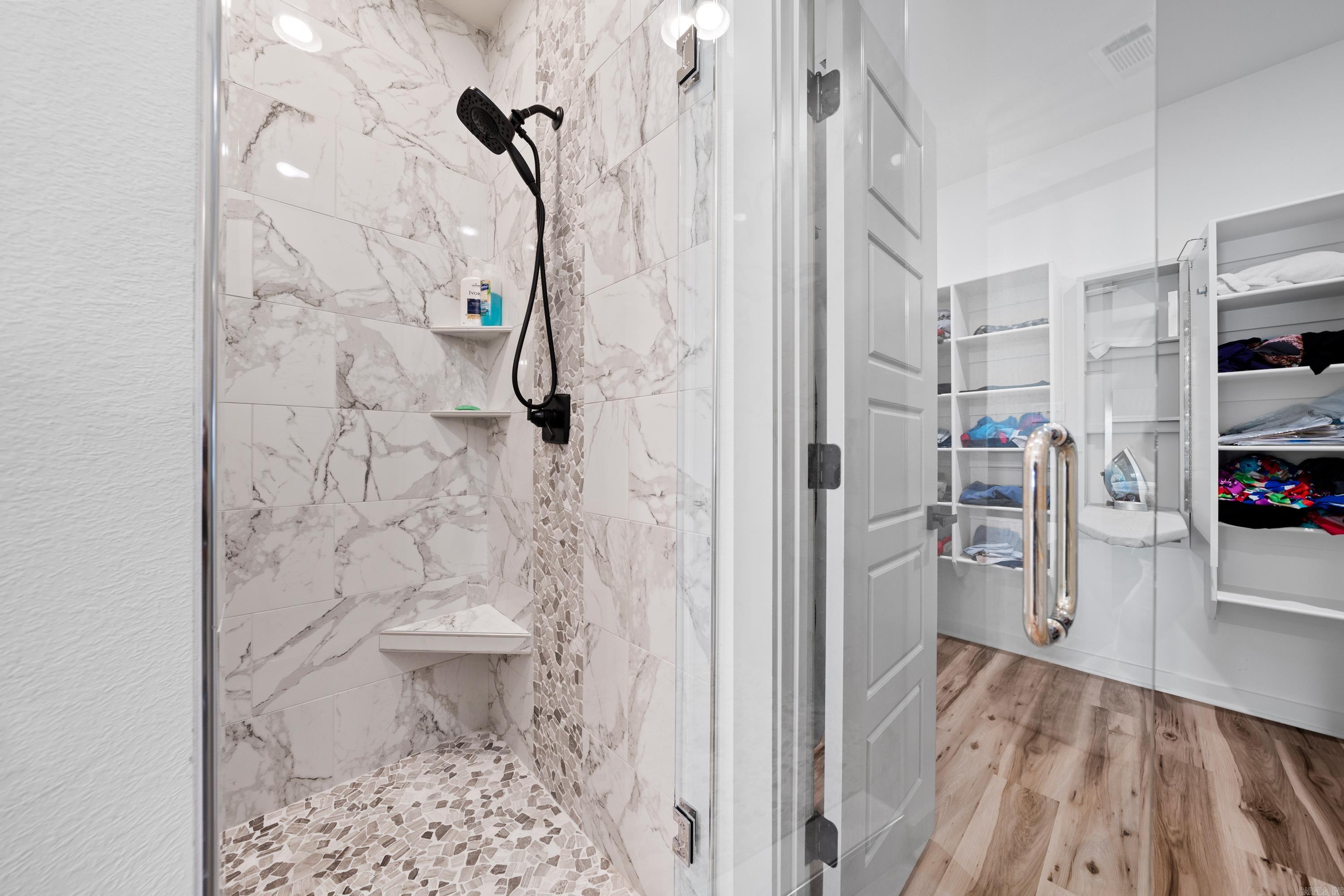 Lakeside Gardens - Residential