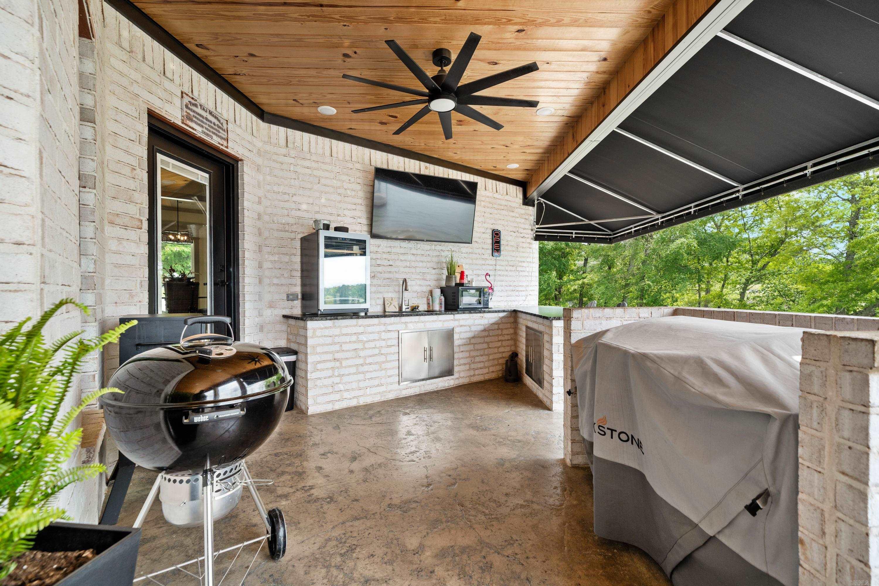 Lakeside Gardens - Residential