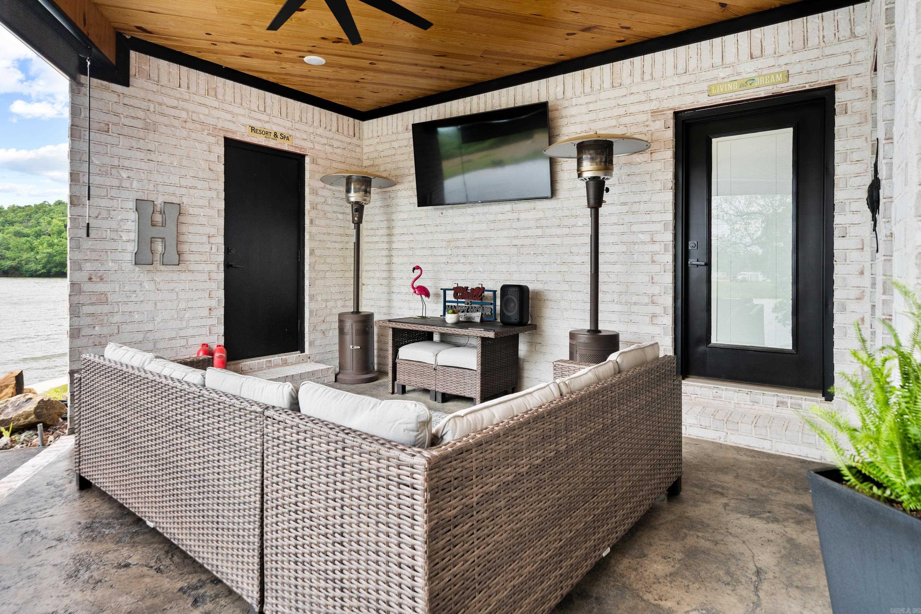 Lakeside Gardens - Residential