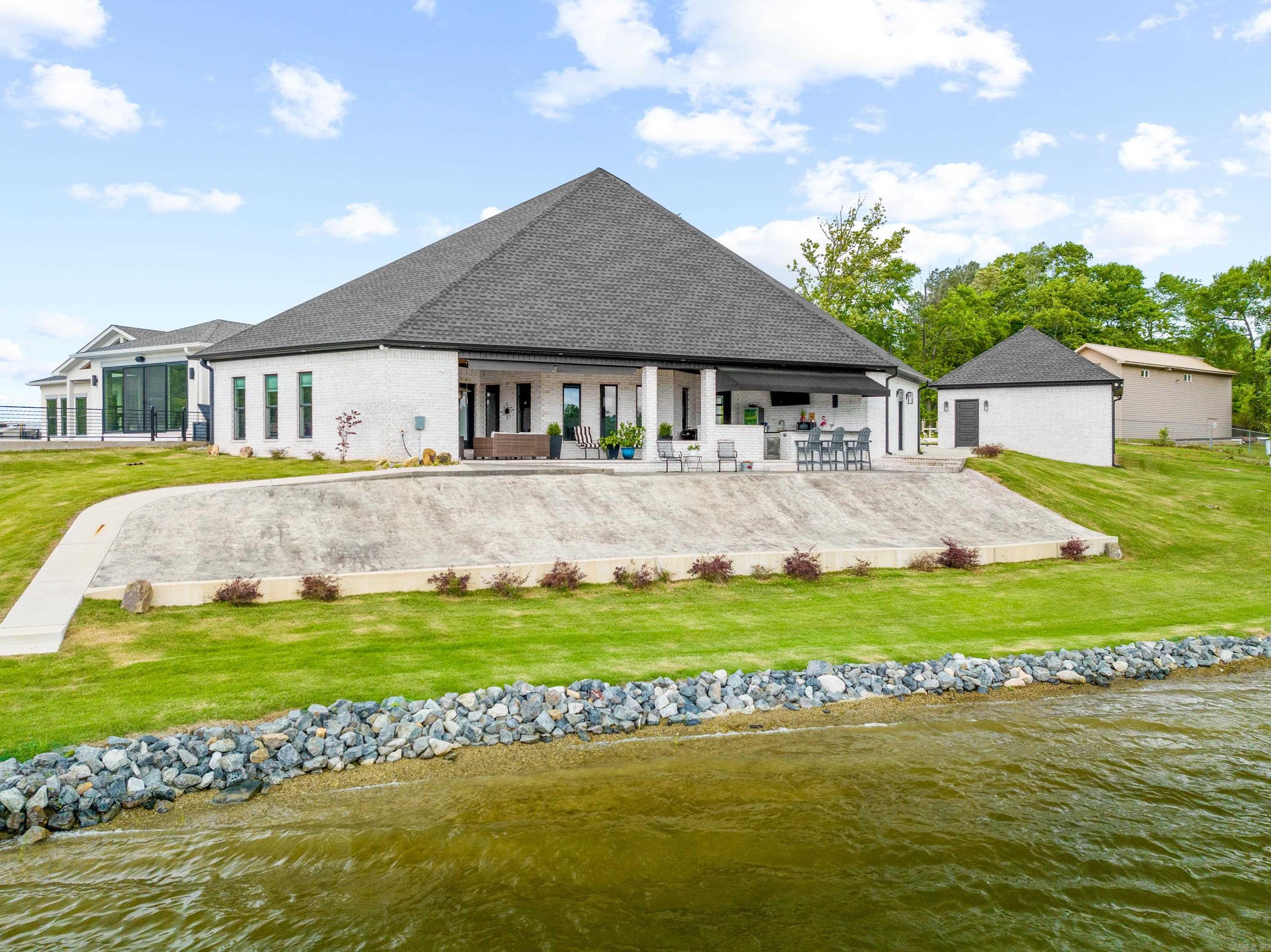 Lakeside Gardens - Residential