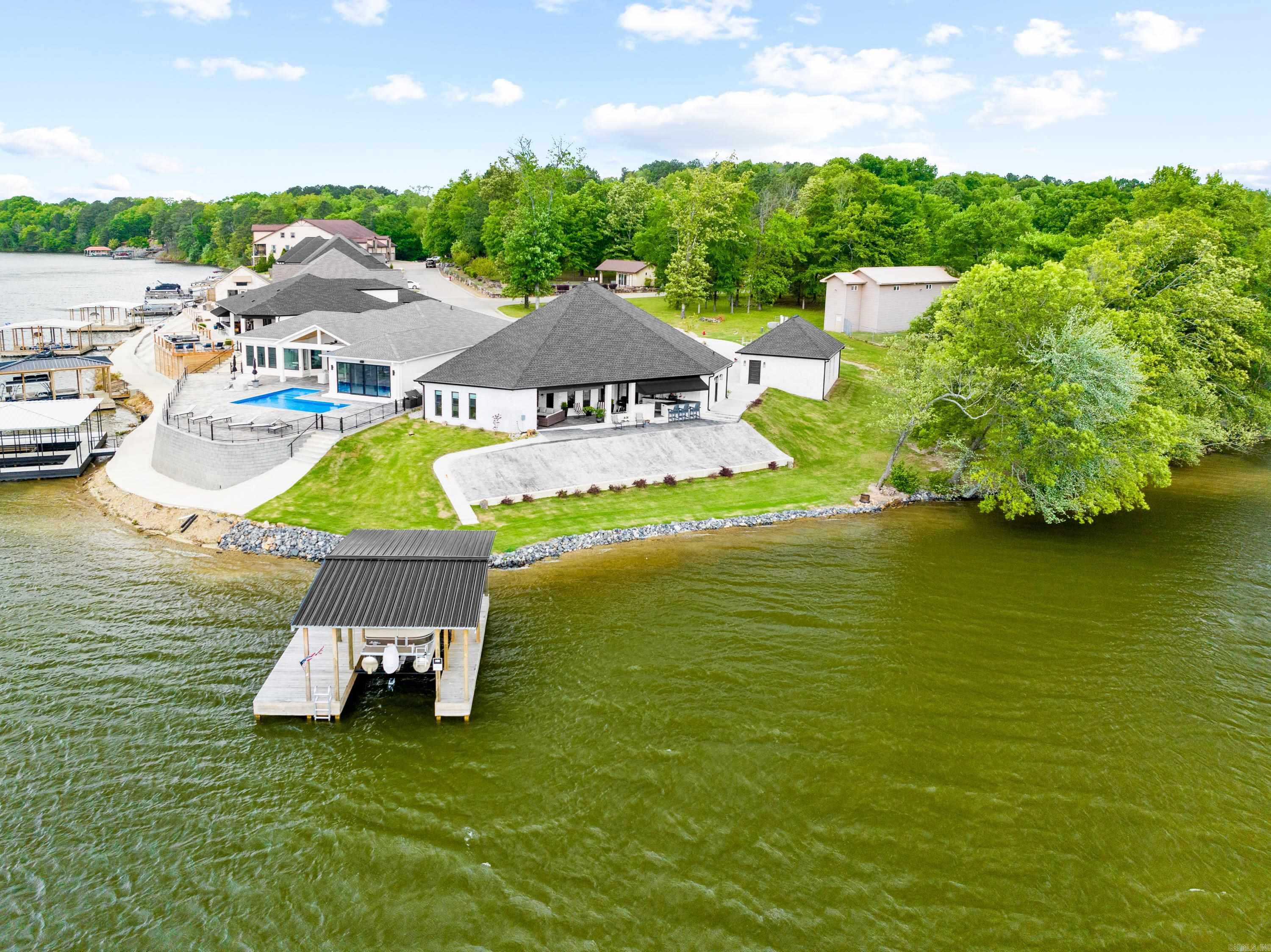 Lakeside Gardens - Residential