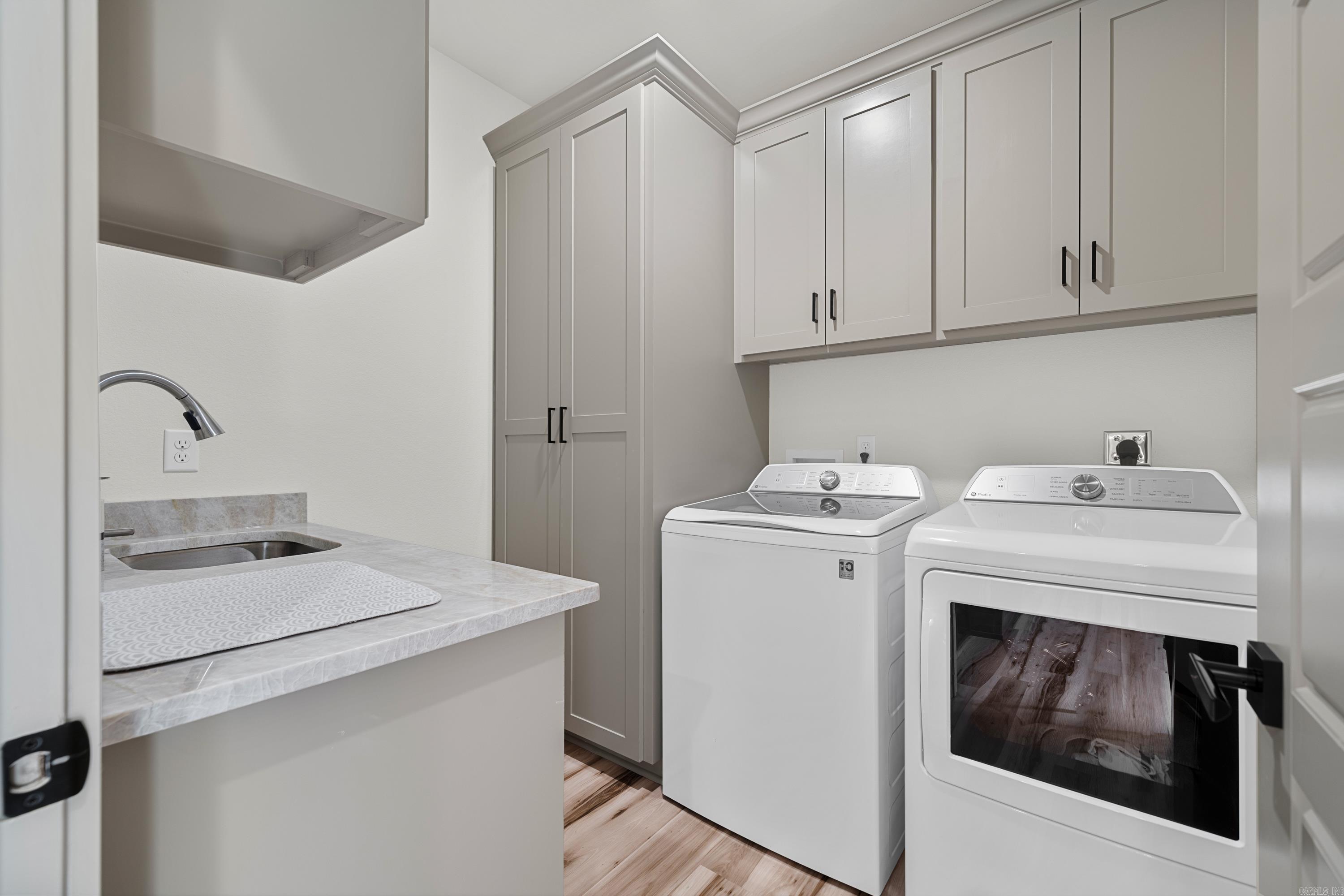 Lakeside Gardens - Residential