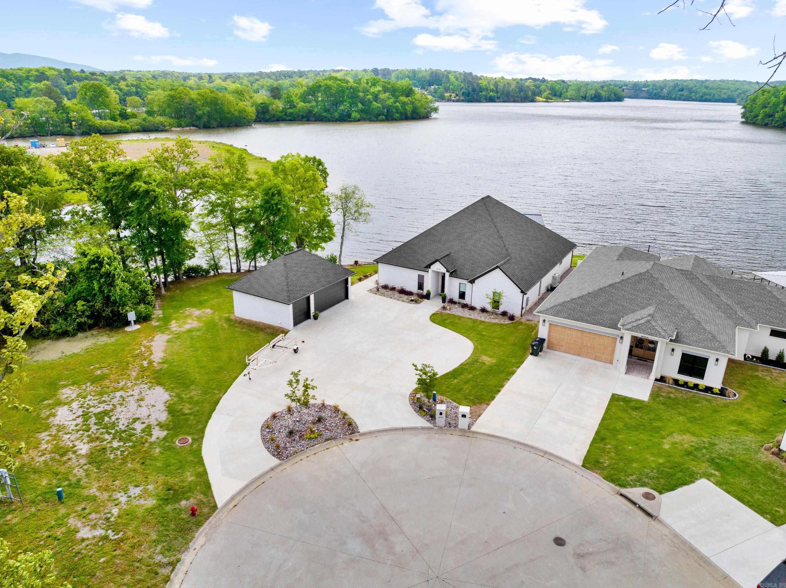 Lakeside Gardens - Residential