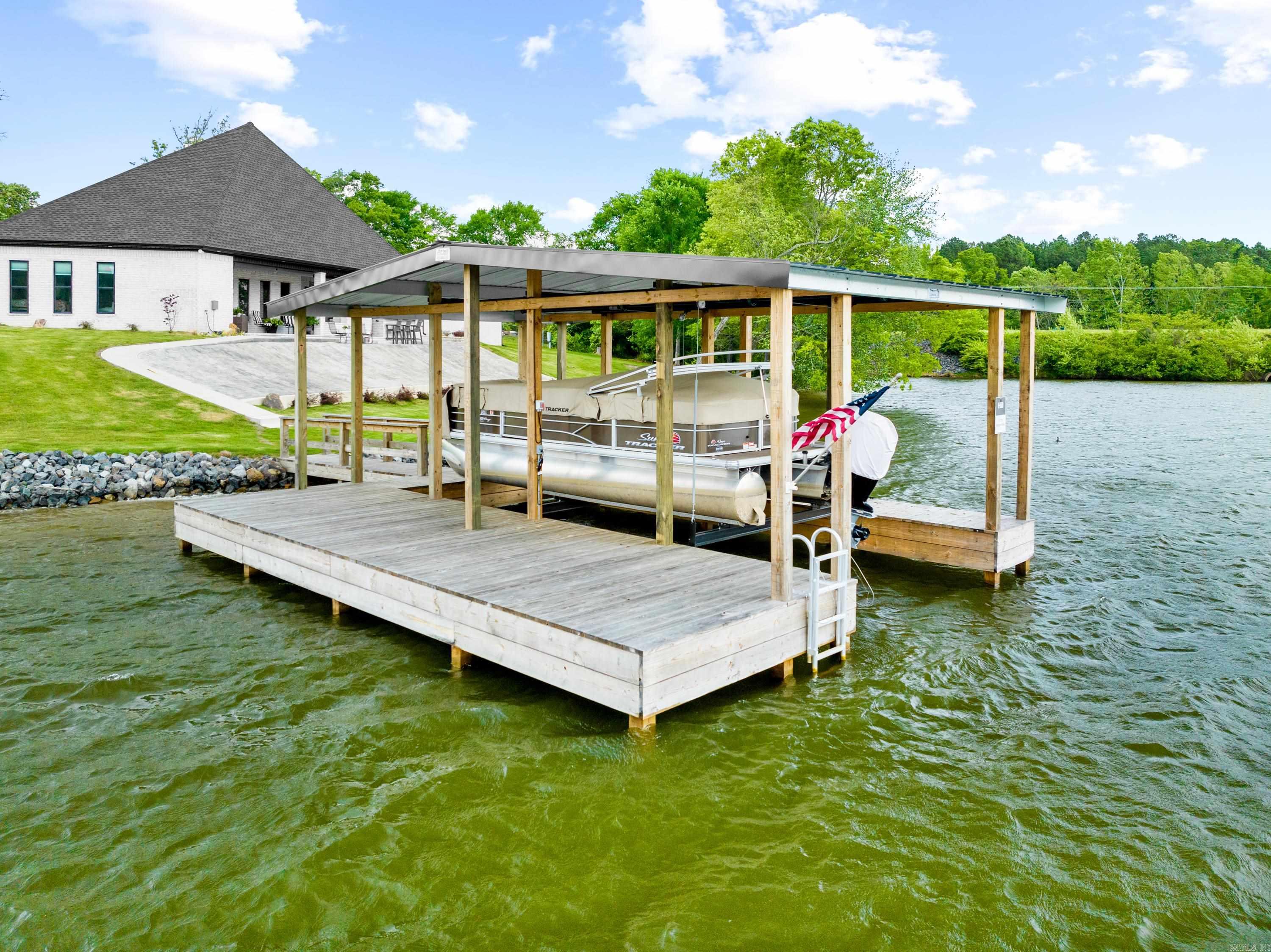 Lakeside Gardens - Residential