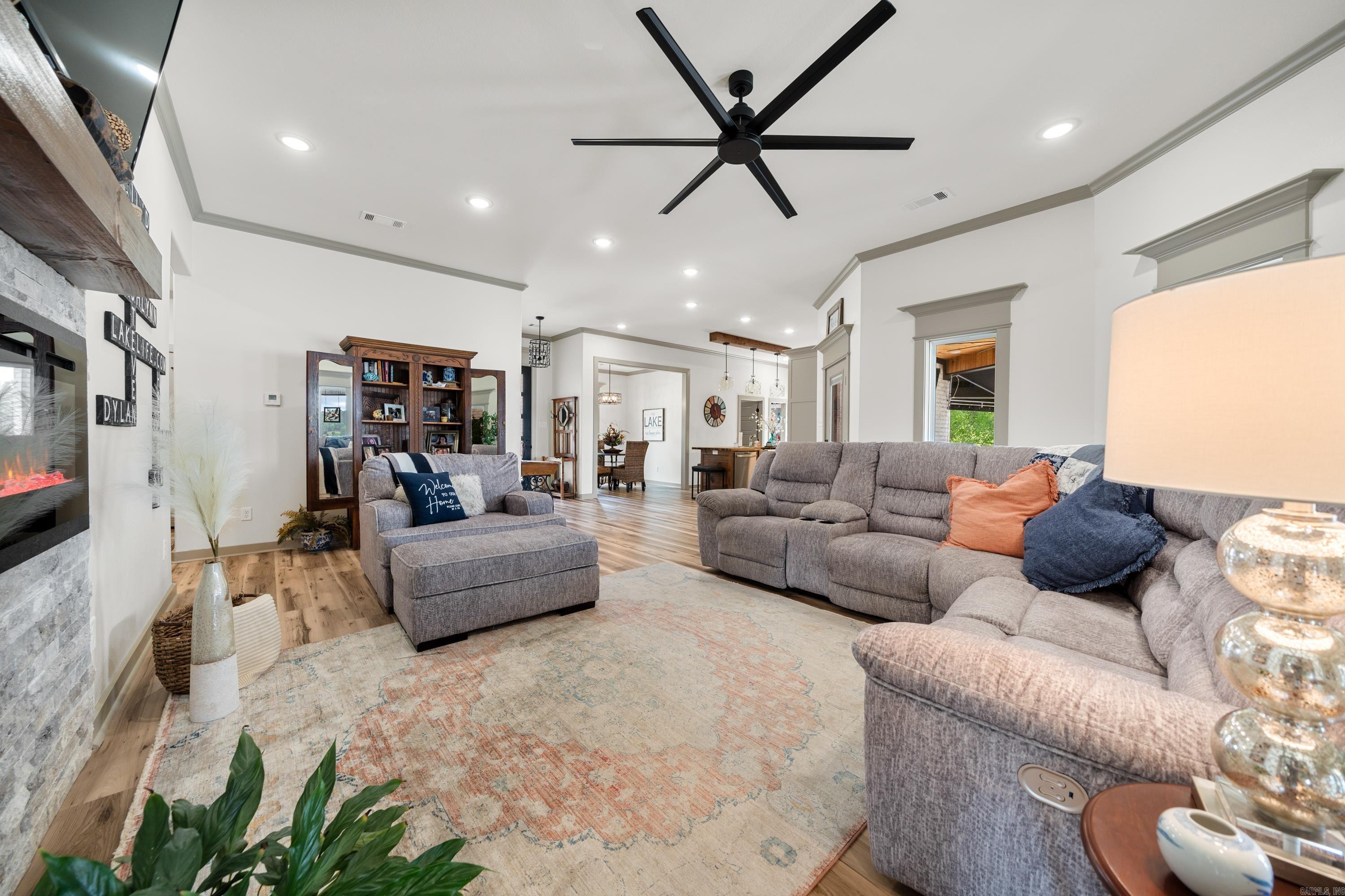 Lakeside Gardens - Residential