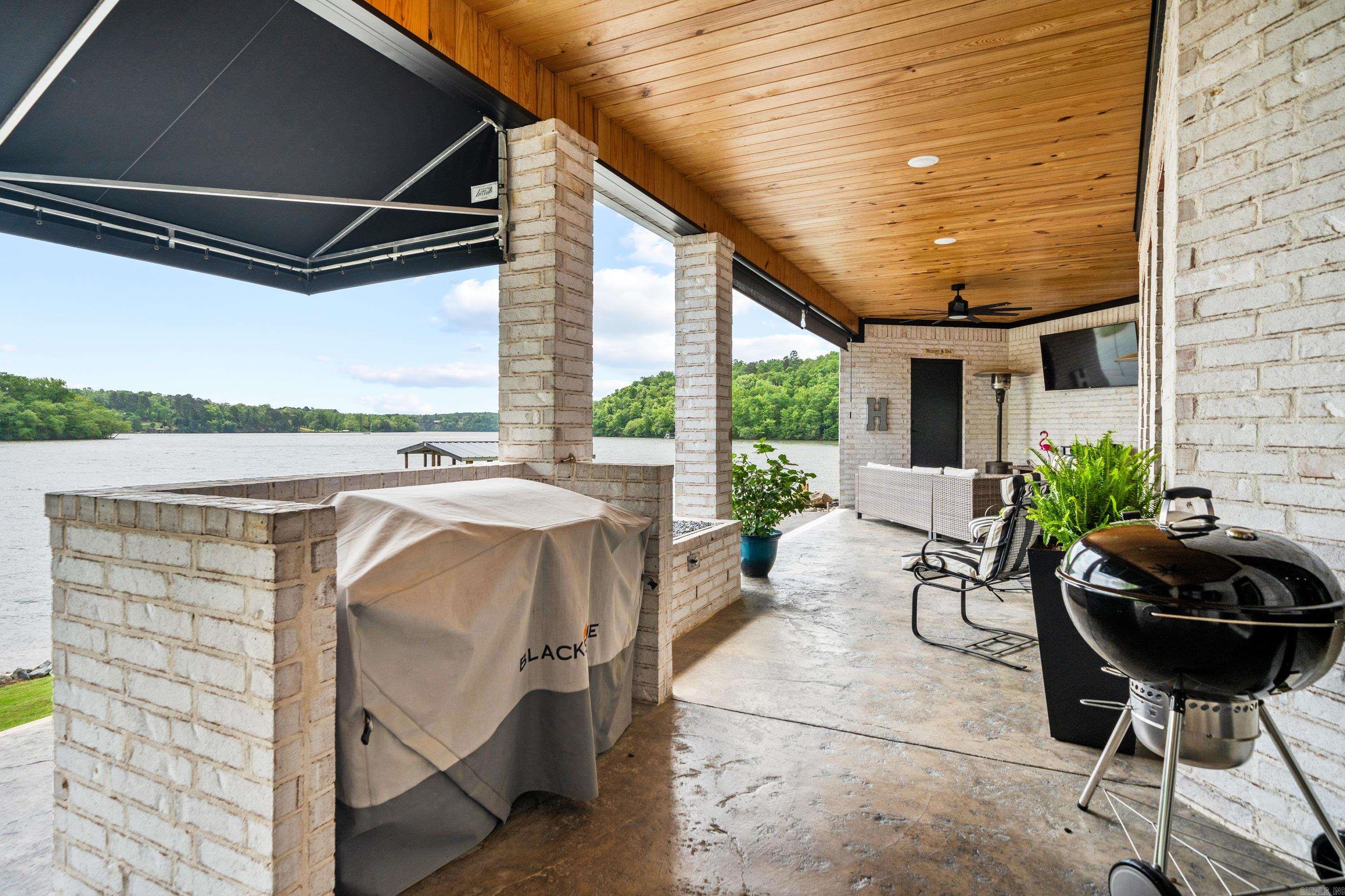 Lakeside Gardens - Residential