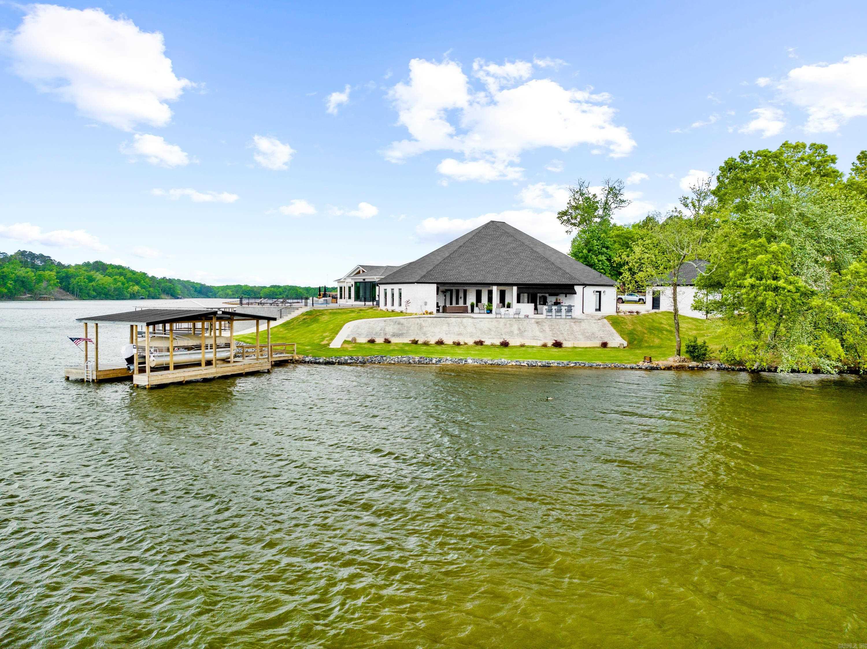 Lakeside Gardens - Residential