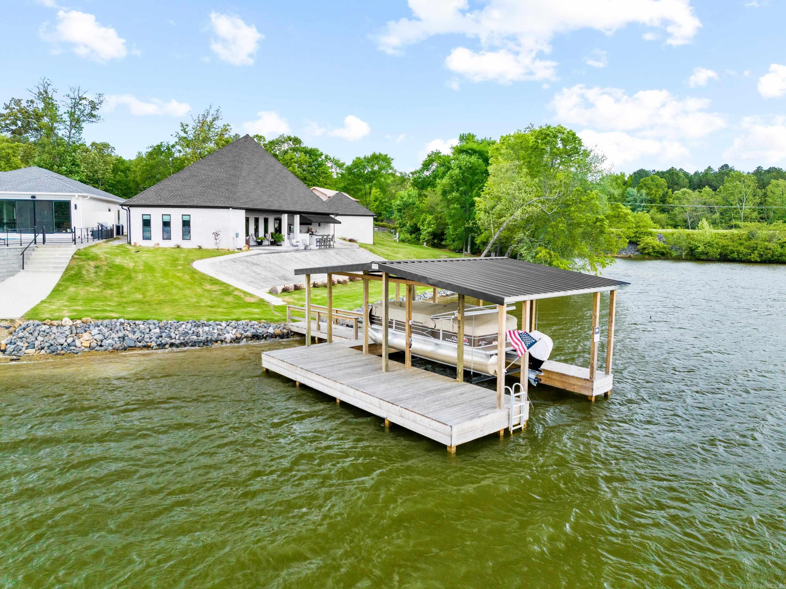 Lakeside Gardens - Residential