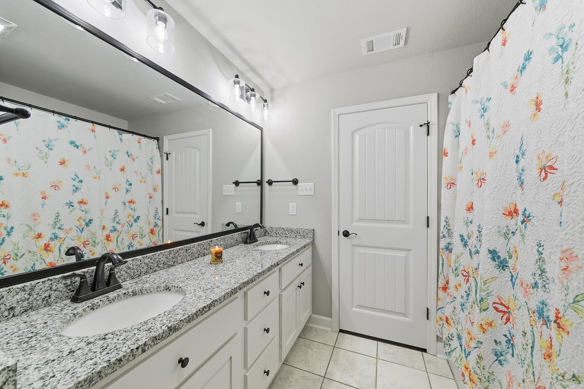 HERITAGE MEADOWS - Residential