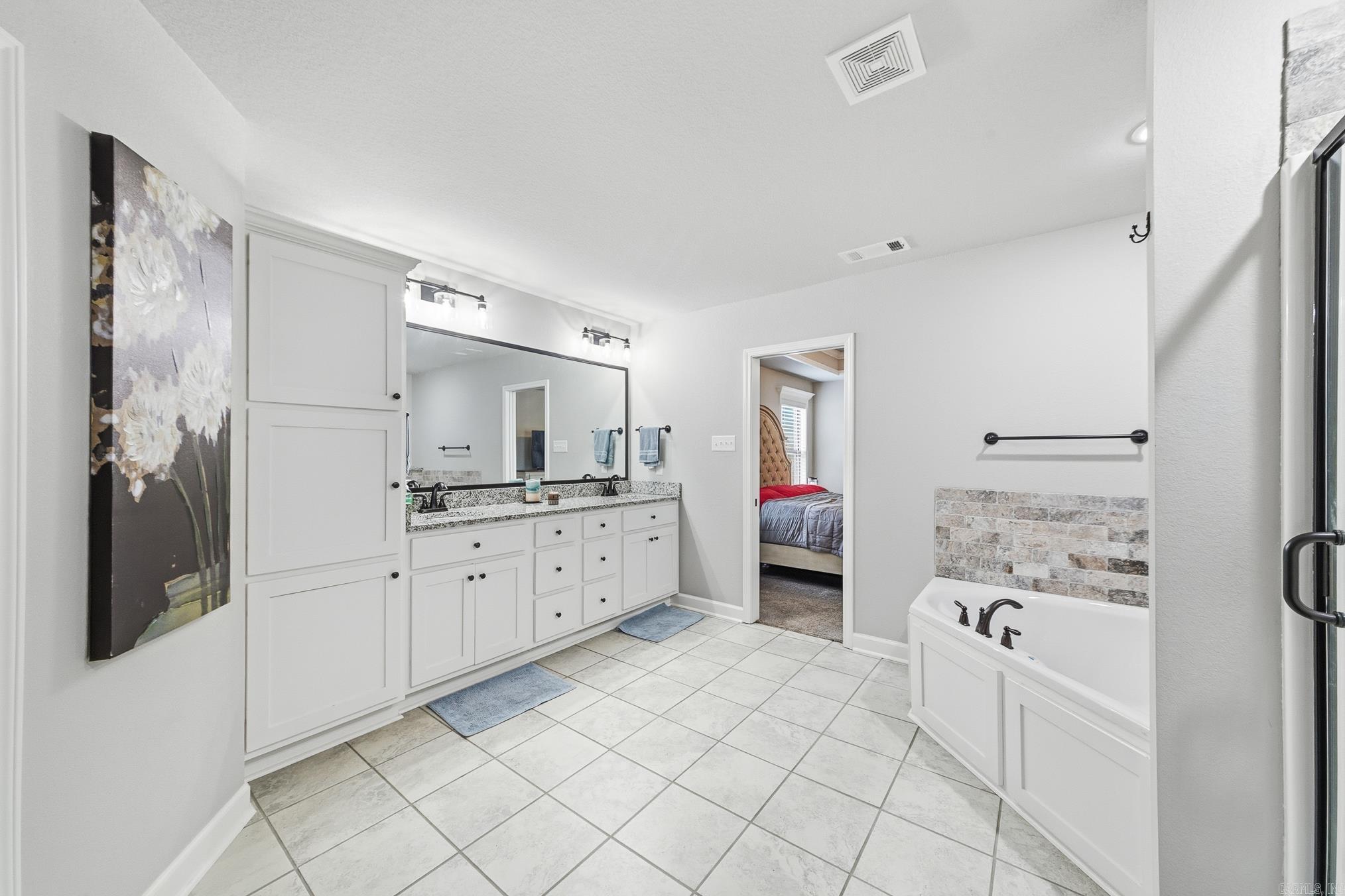 HERITAGE MEADOWS - Residential