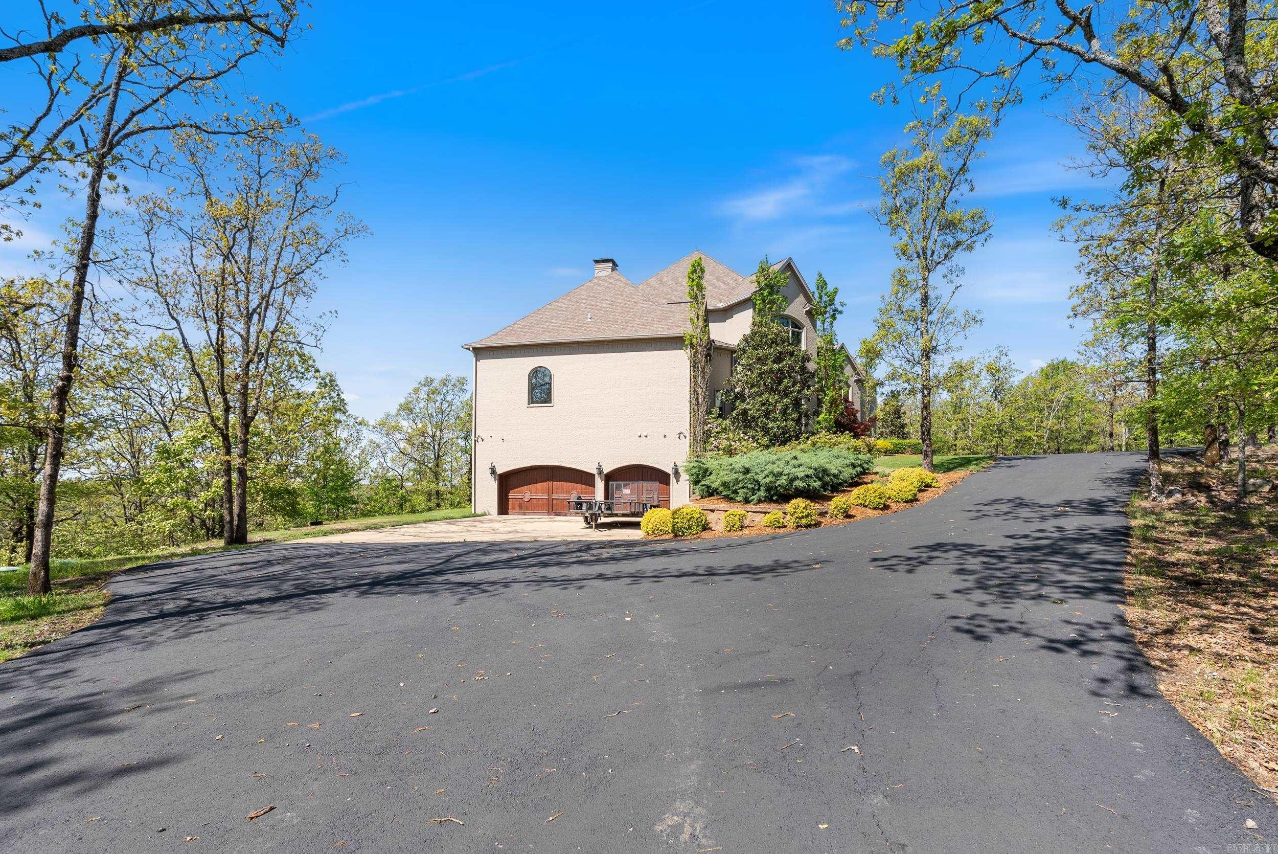 MAJESTIC VALLEY - Residential