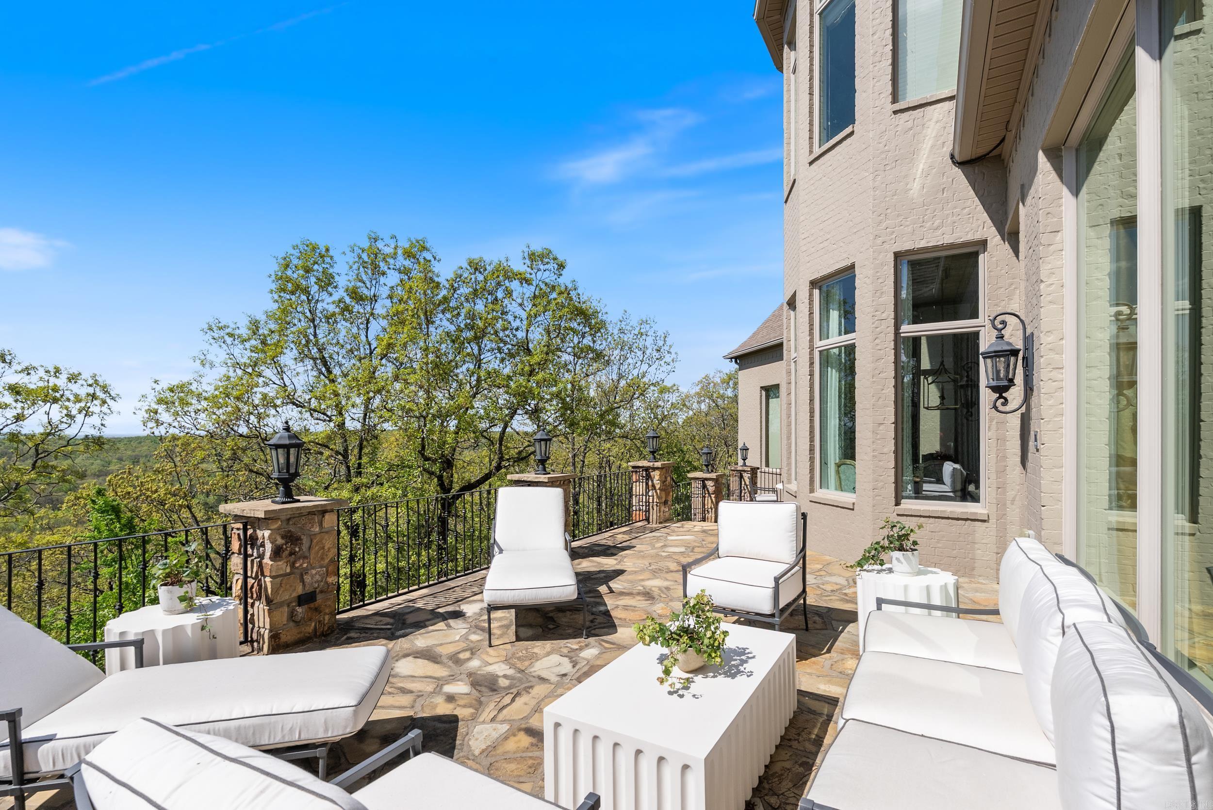 MAJESTIC VALLEY - Residential