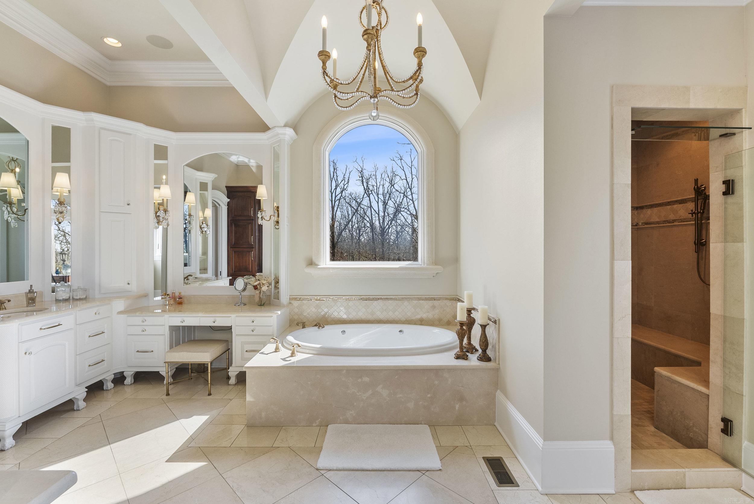 MAJESTIC VALLEY - Residential