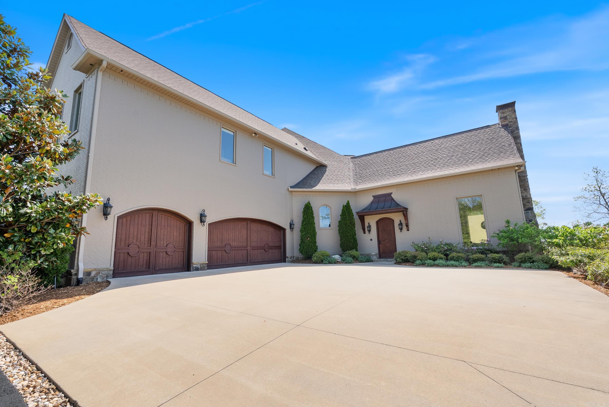 MAJESTIC VALLEY - Residential
