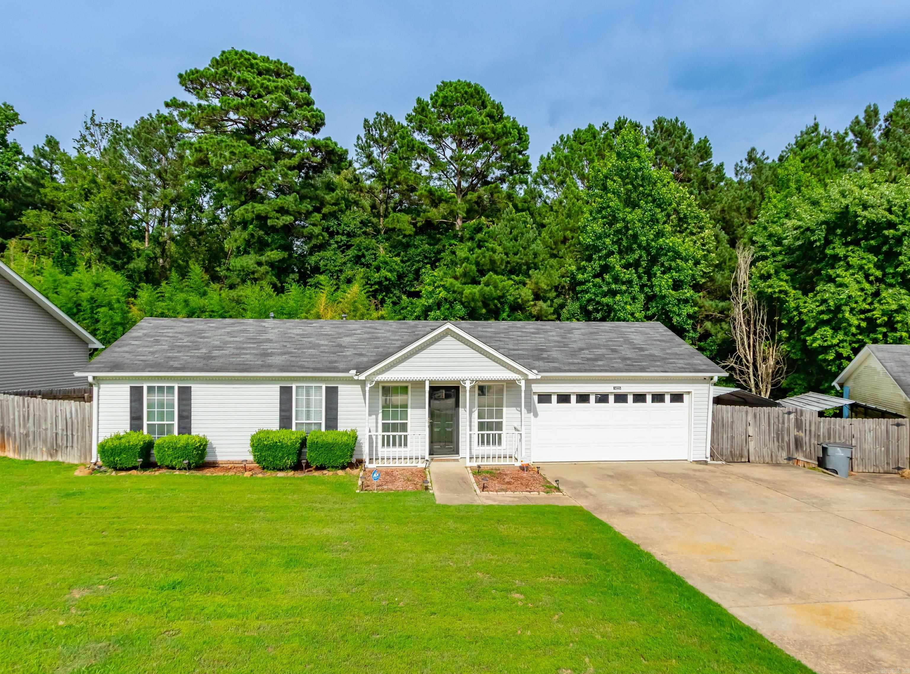 Well-maintained 3 bed, 2 bath home on a large lot! Features a bright open layout, spacious kitchen, and private primary suite. Enjoy a generous backyard—perfect for entertaining or relaxing. Convenient location near schools, shopping, and more. Move-in ready!
