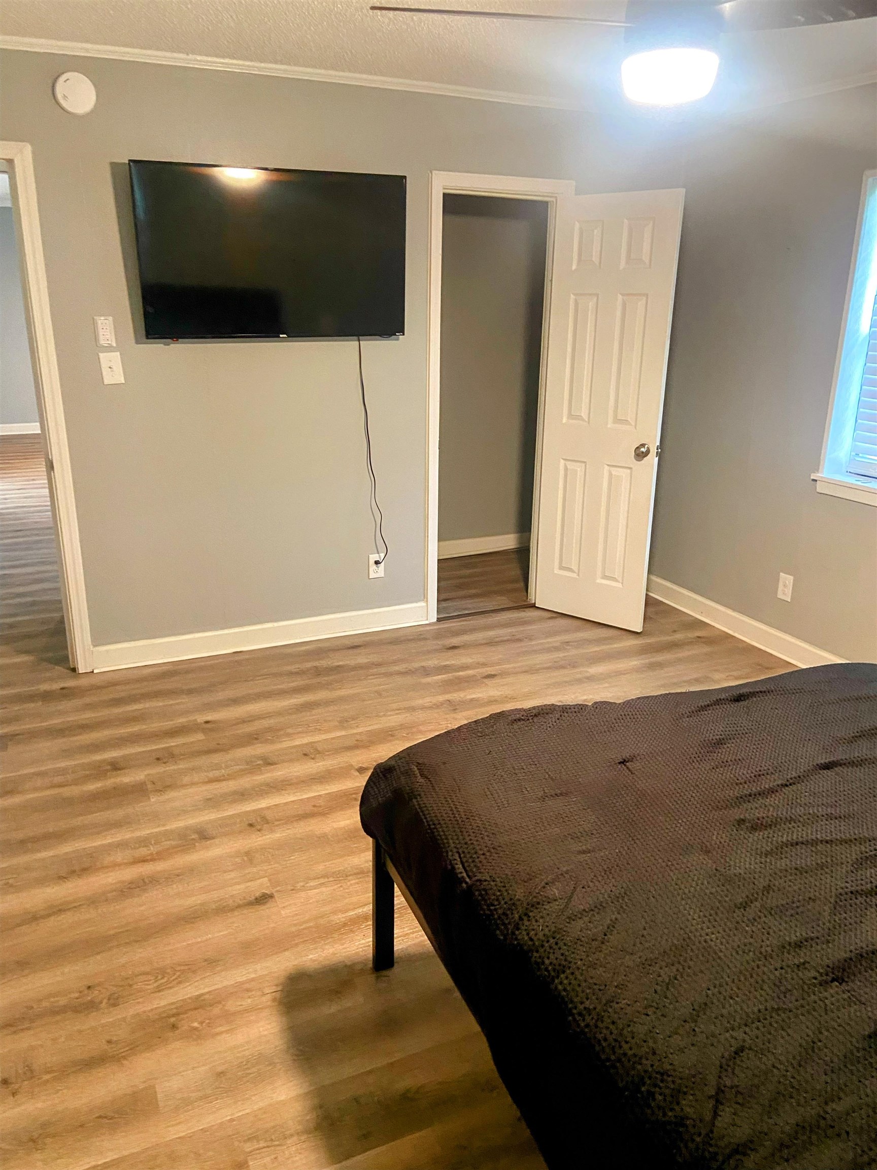 Crestmont Village - Residential Lease