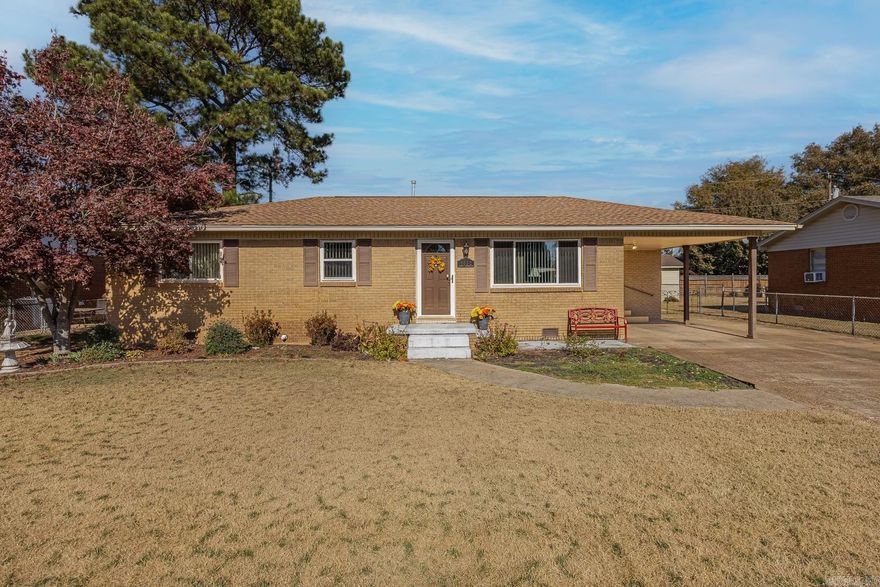 This well maintained 3 Bedroom, 1 Bathroom home has 1,466 SqFt, a sunroom with wrap around windows, a huge deck, a large outbuilding and a fenced in backyard. Recent updates include a New roof, New A/C unit, and New gutters. Other updates include New windows throughout the entire house over the last few years. Located in an established Lake City neighborhood, Just a short drive from Jonesboro, AR and any amenities you might need. Call to set a showing today!!