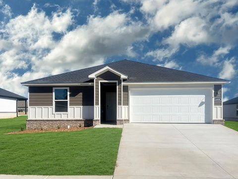 Photo of 6333 Warwick Drive, Bryant, AR 72002 (MLS # 26001892)