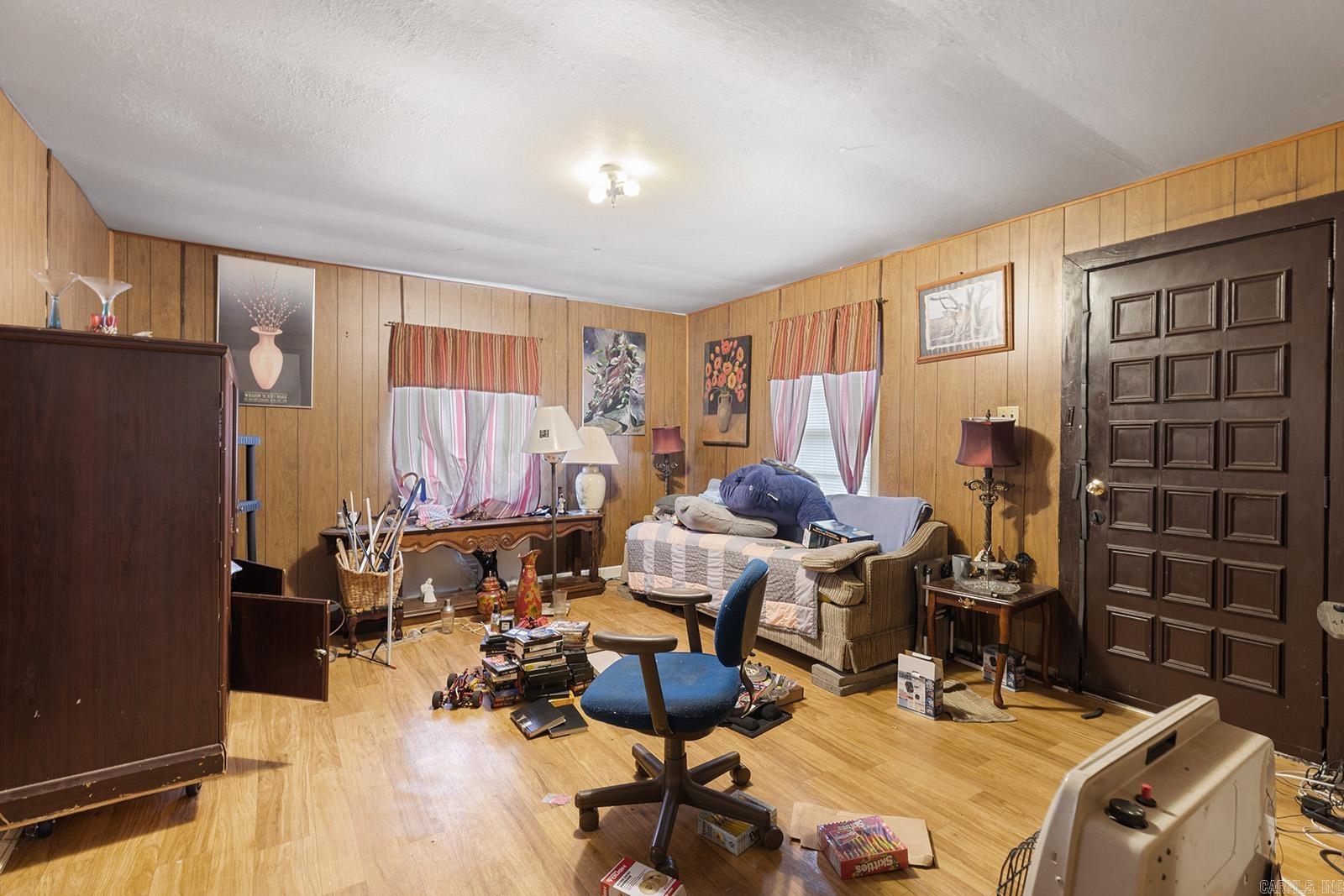 BARROW JOHN - Residential