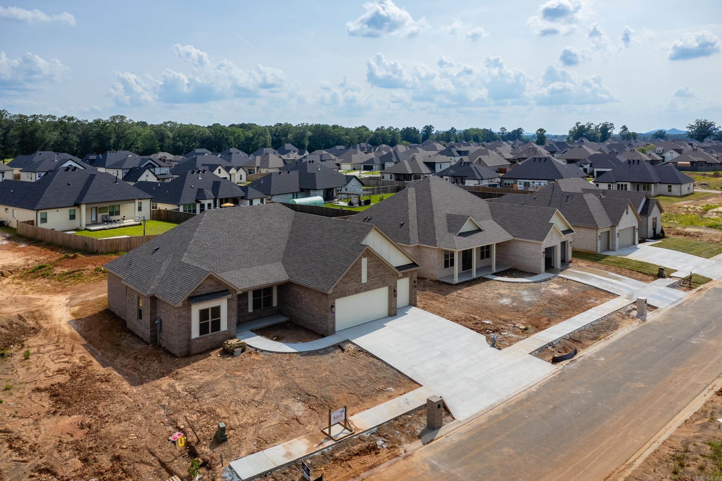 COUNTRY CLUB OF ARK THE - Residential
