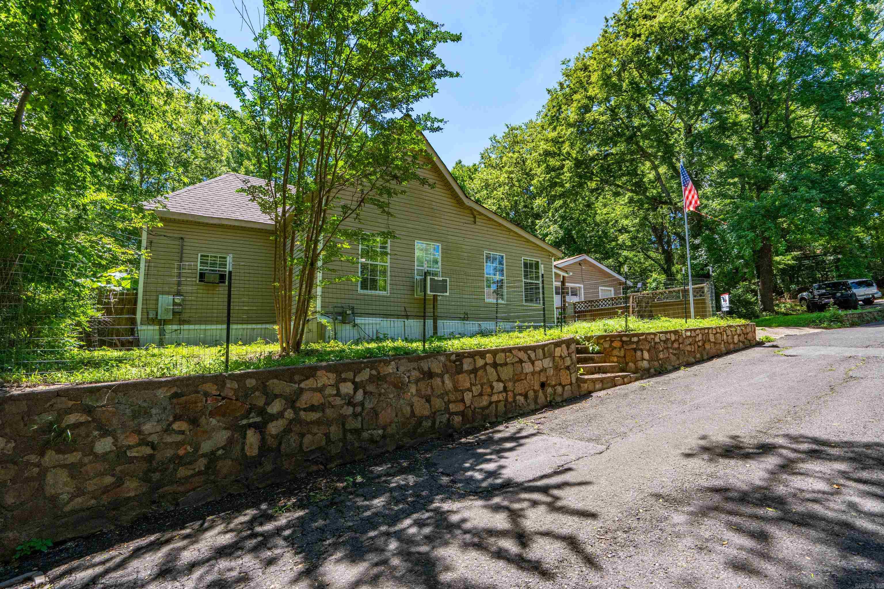 Eddy & Longinotti - Residential