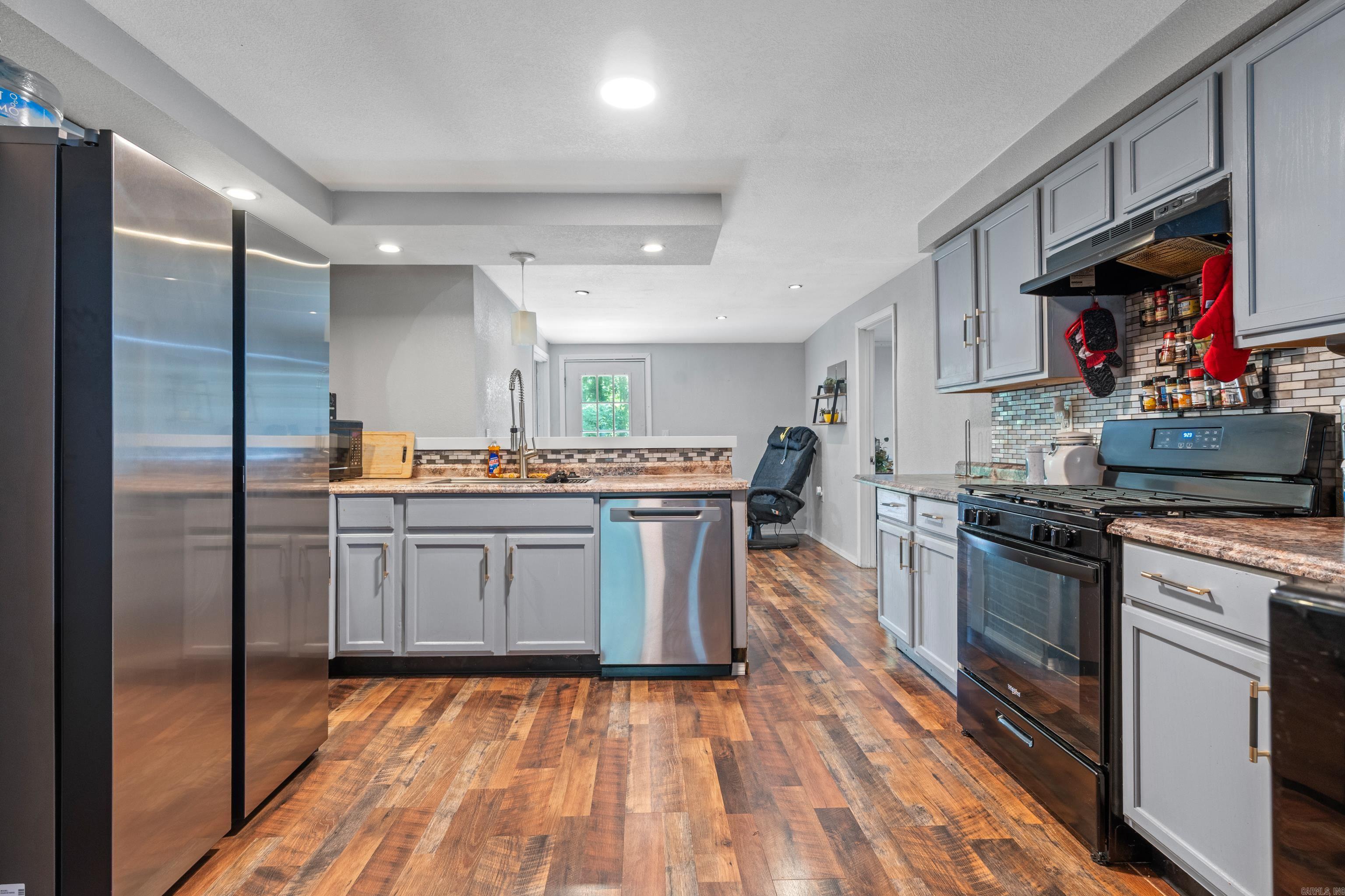 Eddy & Longinotti - Residential