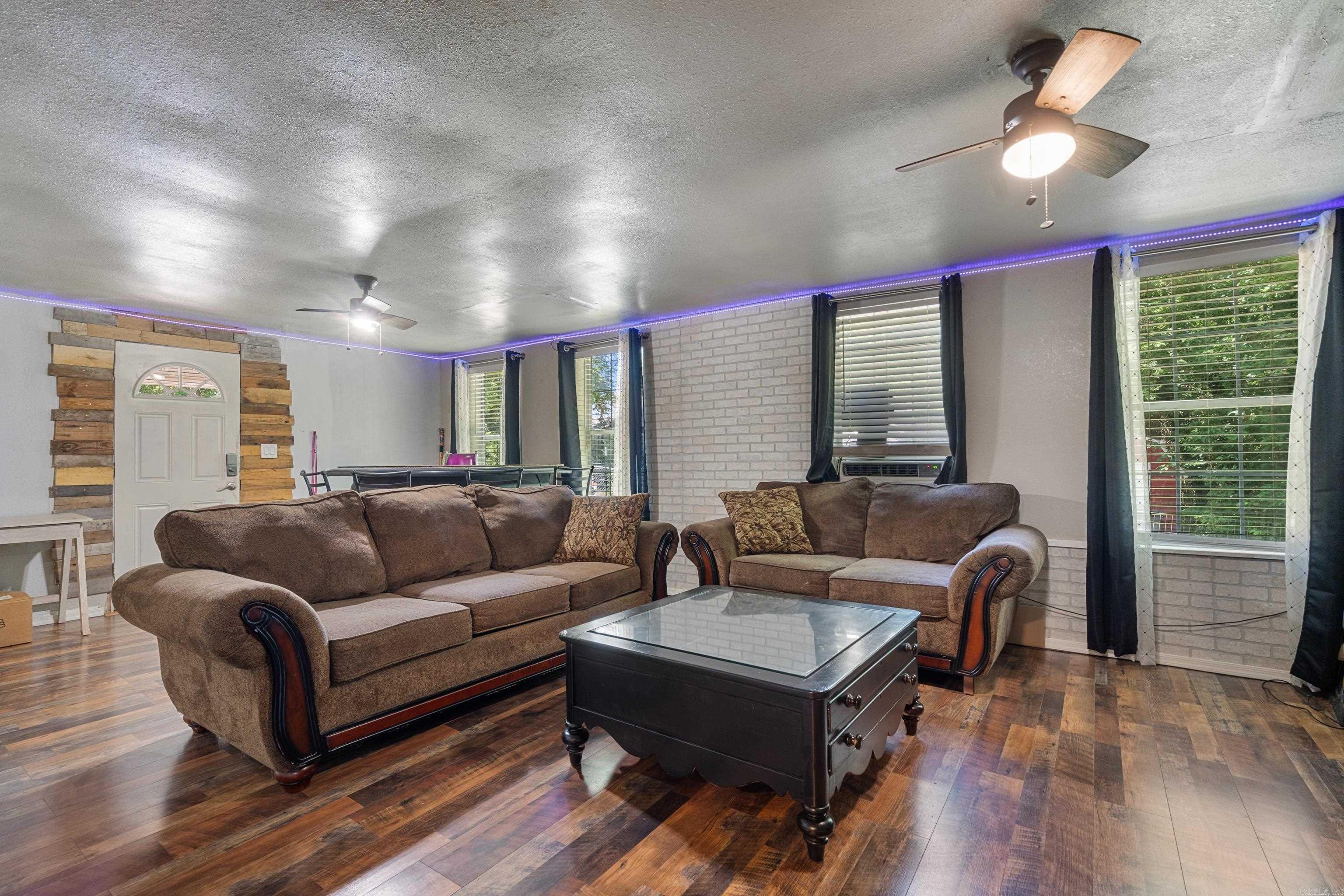 Eddy & Longinotti - Residential