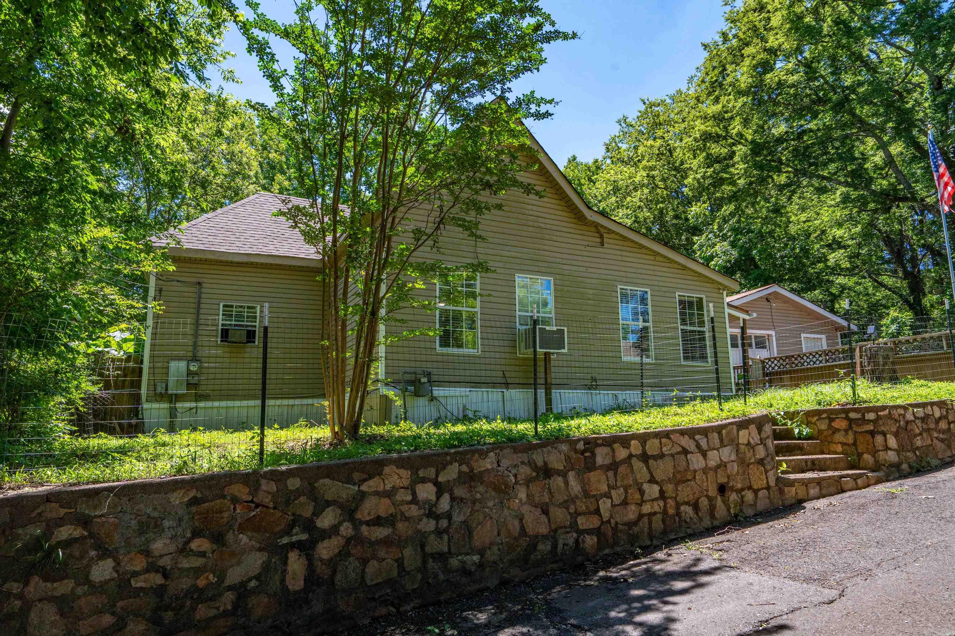 Eddy & Longinotti - Residential