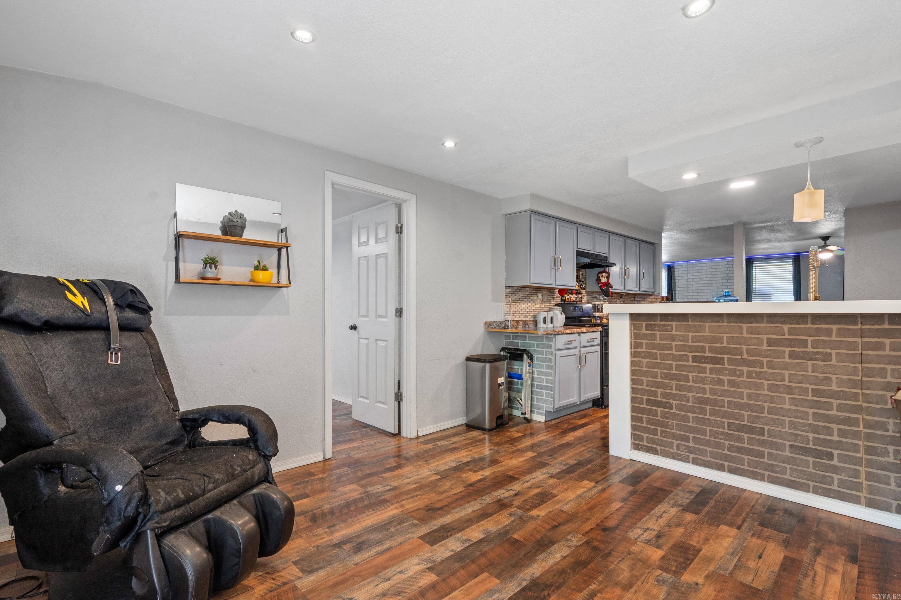 Eddy & Longinotti - Residential