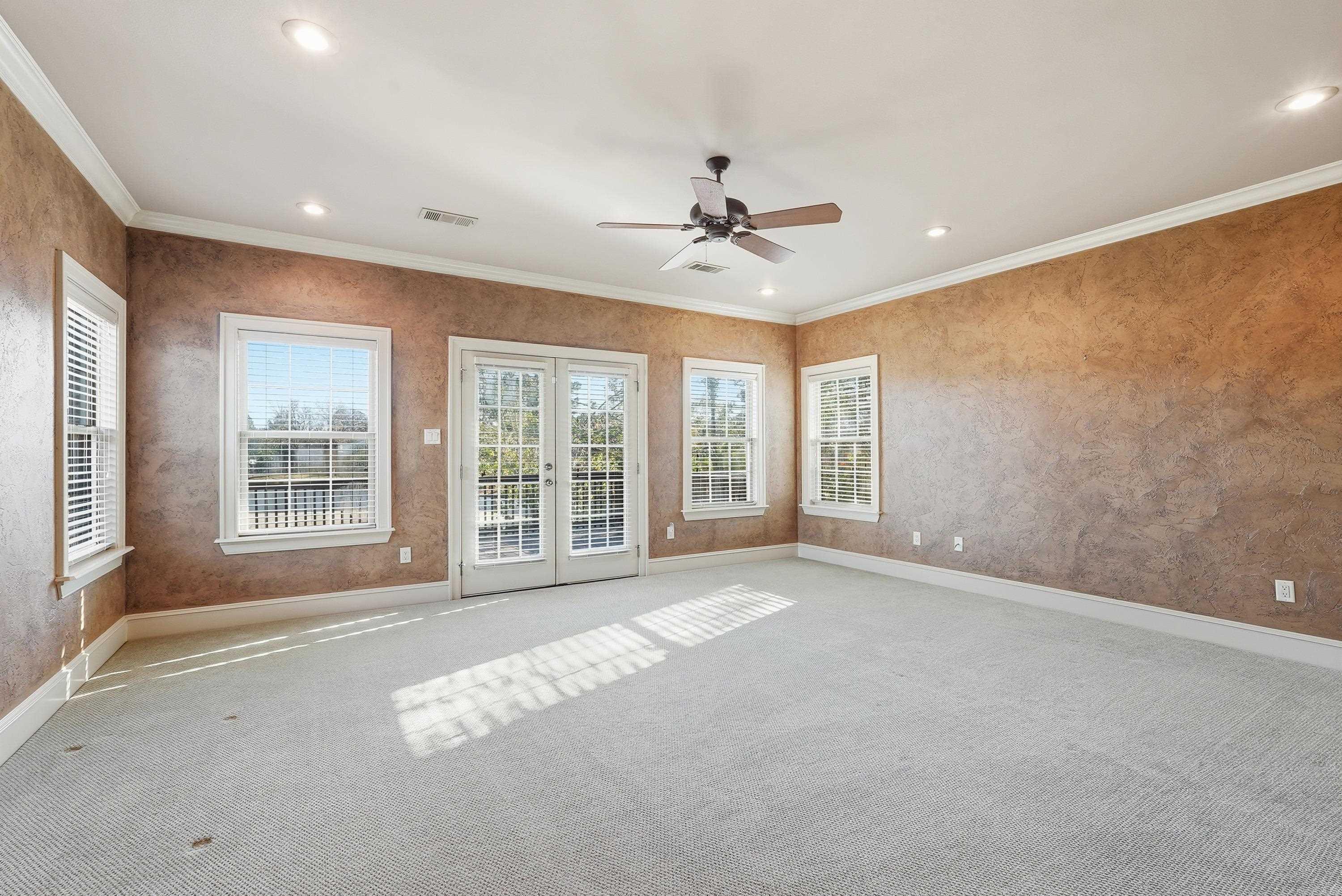 CENTENNIAL VALLEY - Residential