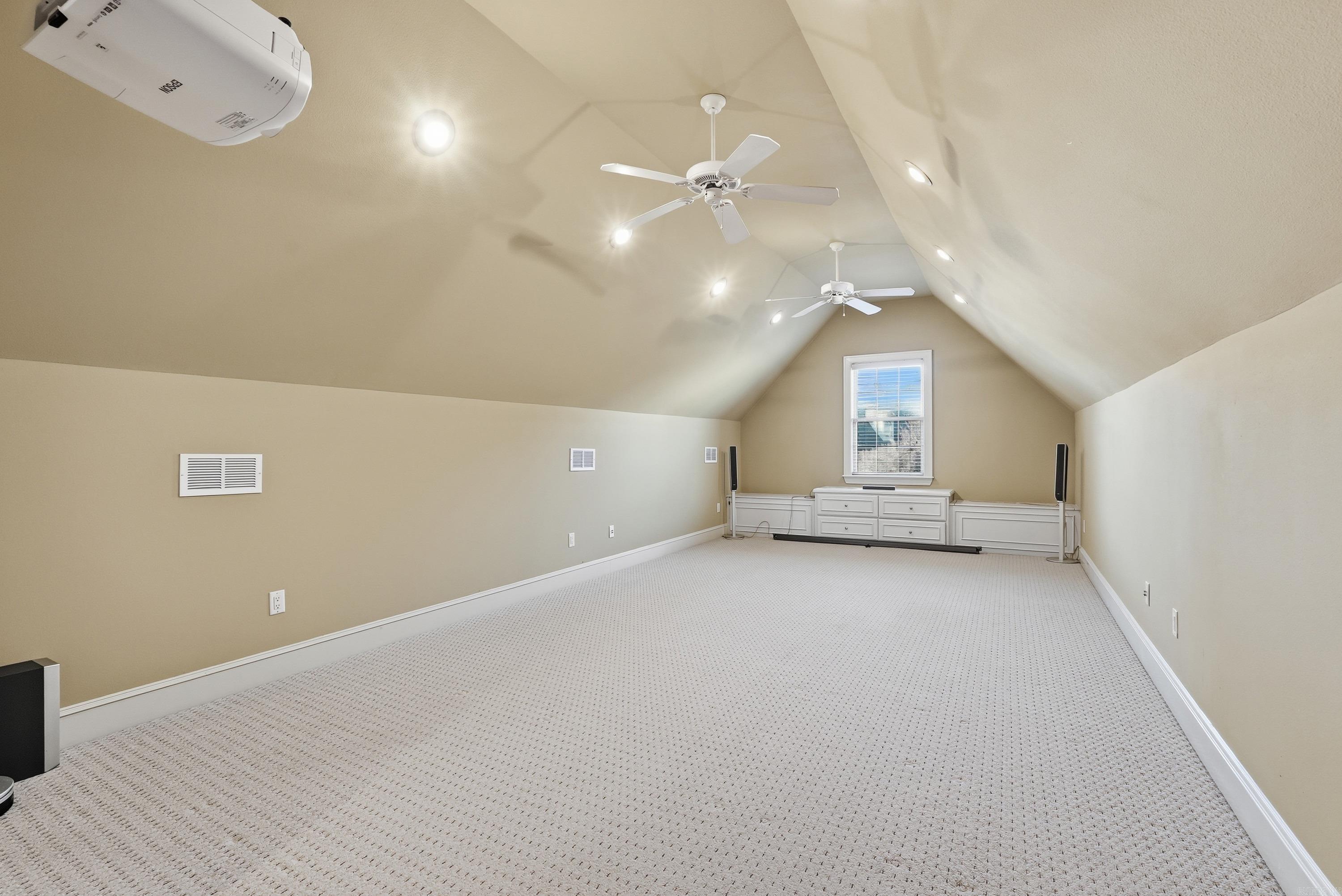 CENTENNIAL VALLEY - Residential