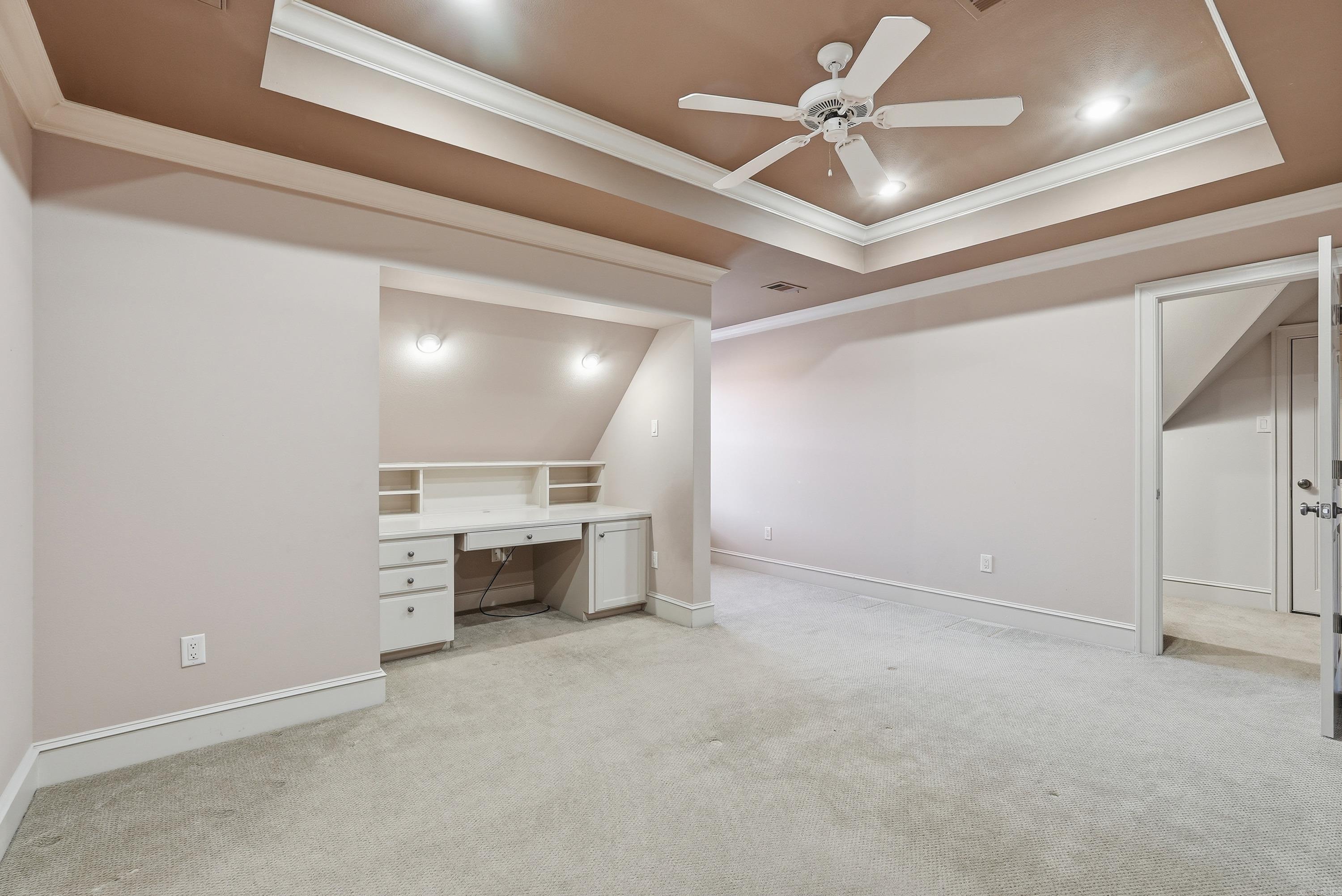 CENTENNIAL VALLEY - Residential