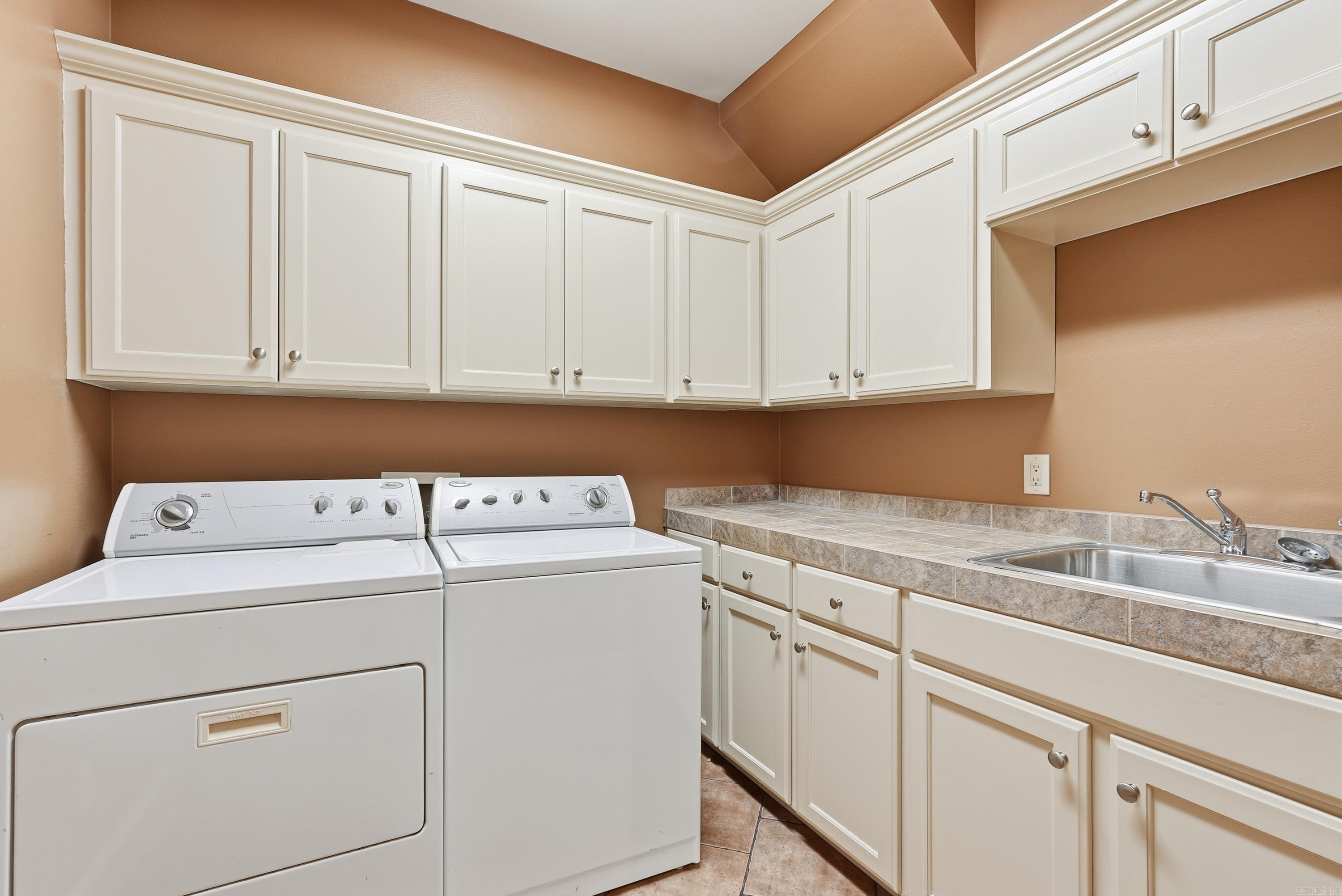 CENTENNIAL VALLEY - Residential