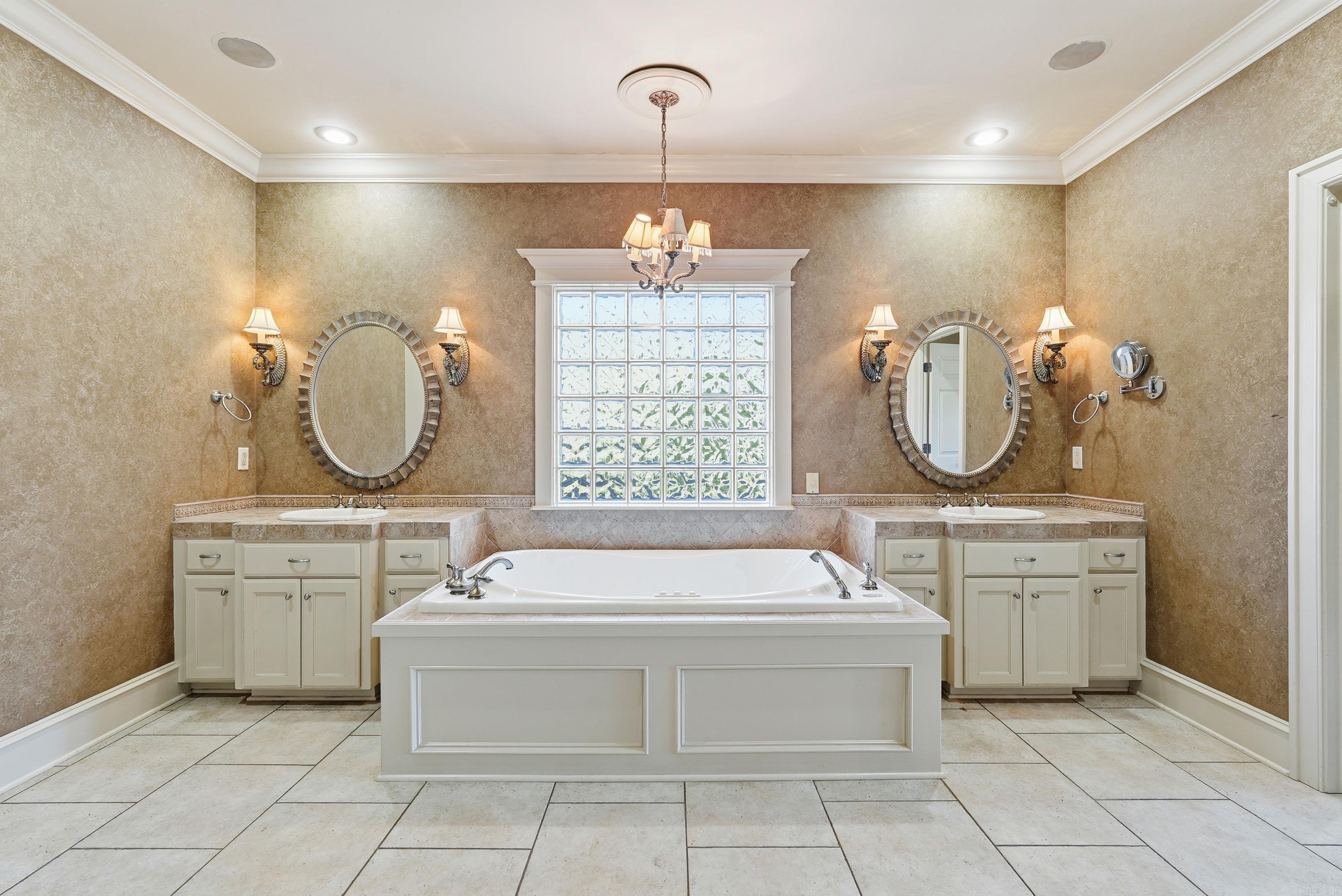 CENTENNIAL VALLEY - Residential