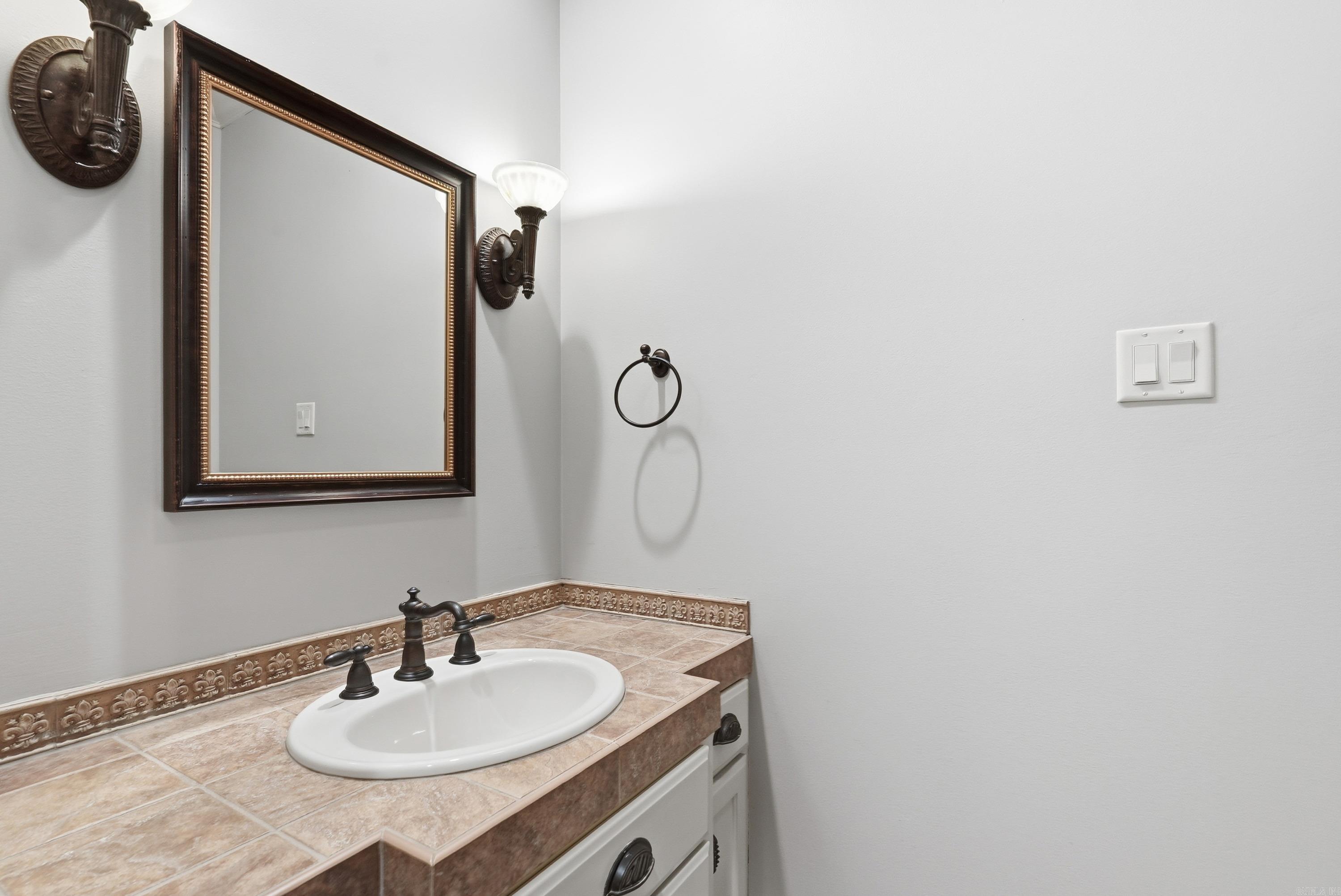 CENTENNIAL VALLEY - Residential