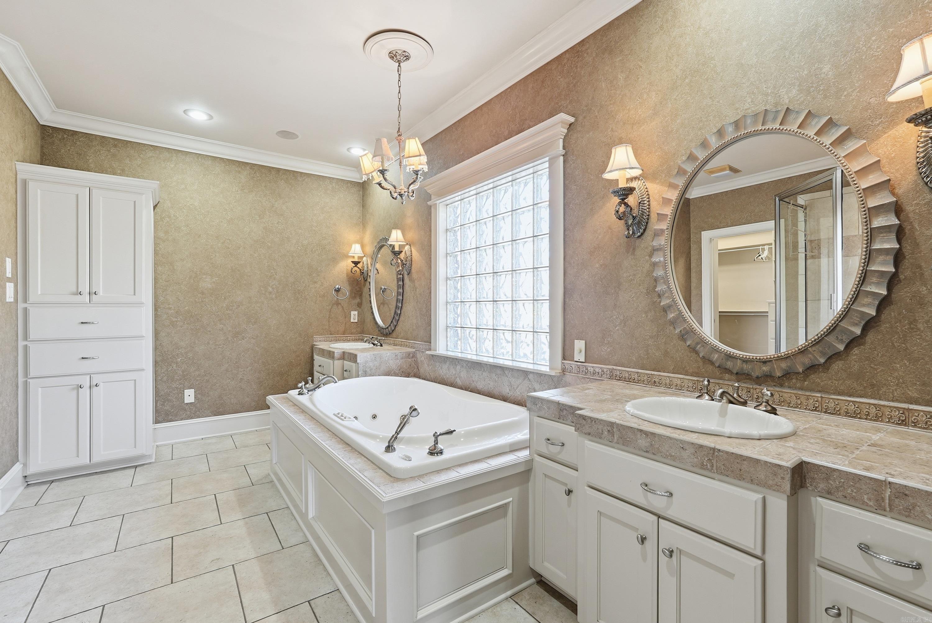 CENTENNIAL VALLEY - Residential