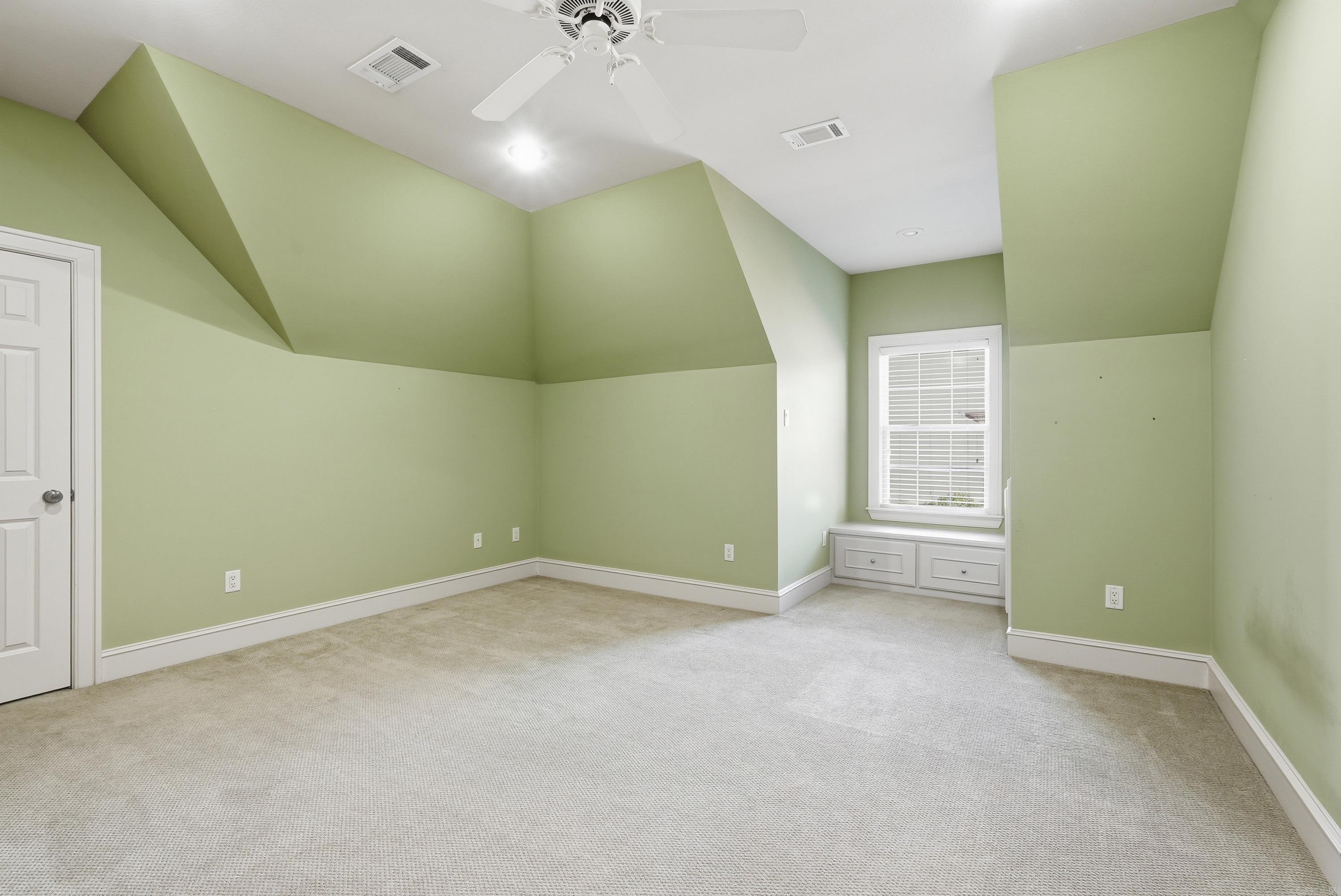 CENTENNIAL VALLEY - Residential