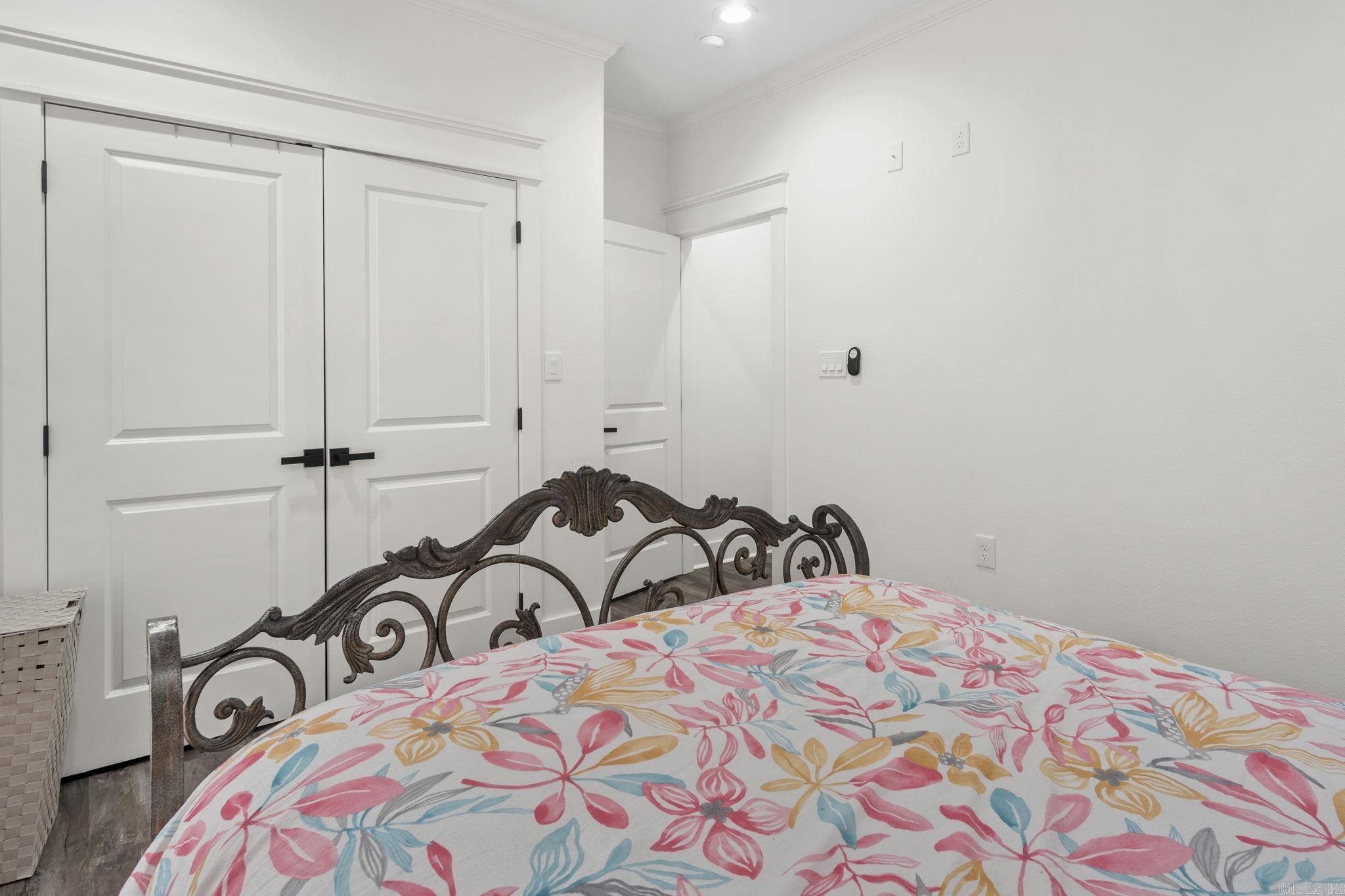 FOREST MANOR - Residential