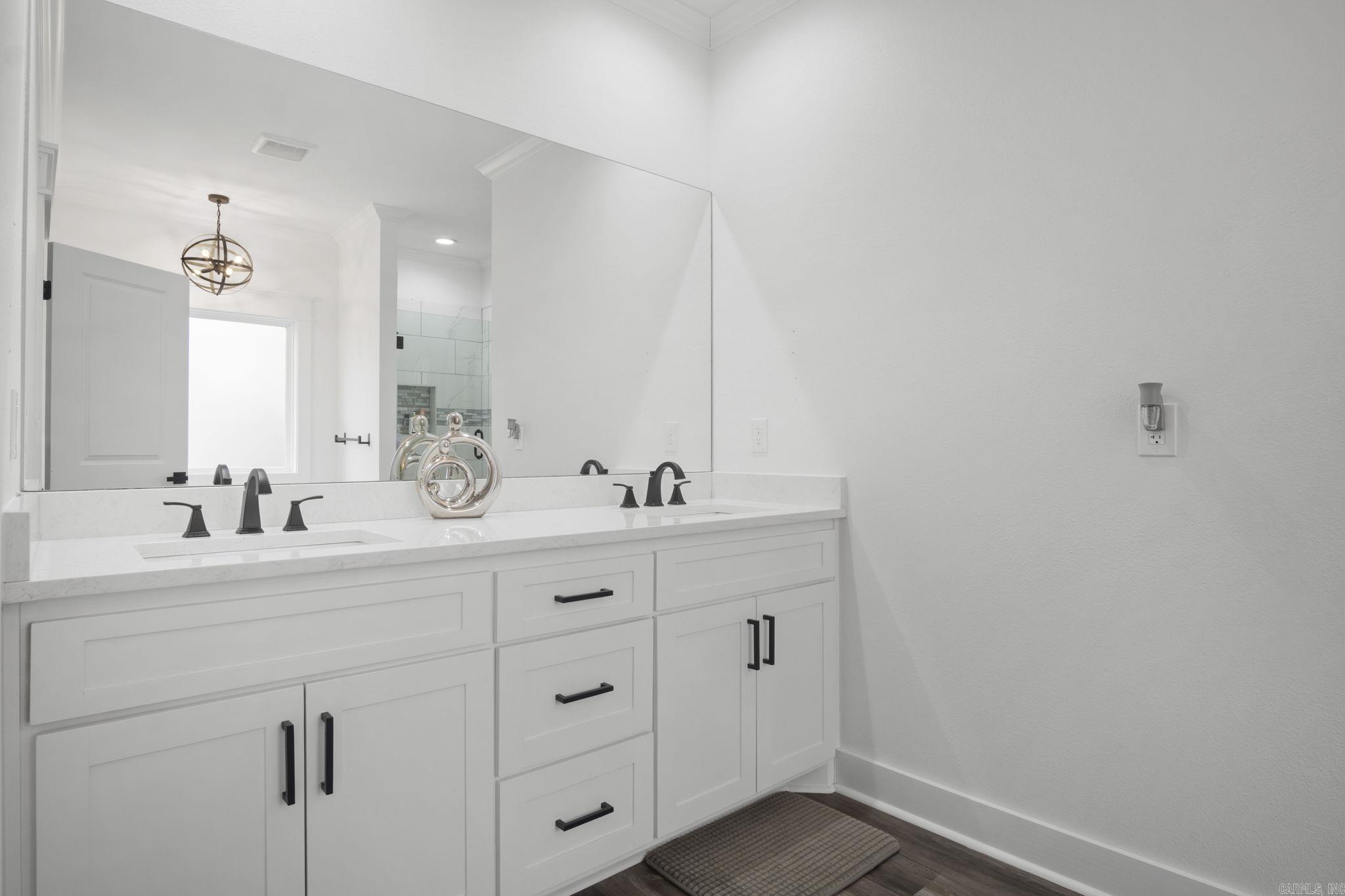 FOREST MANOR - Residential