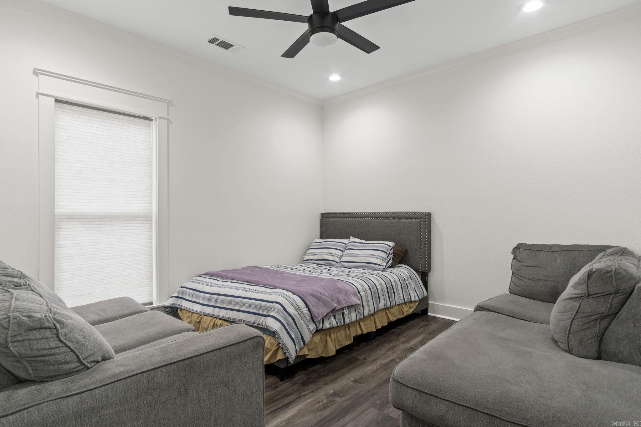 FOREST MANOR - Residential