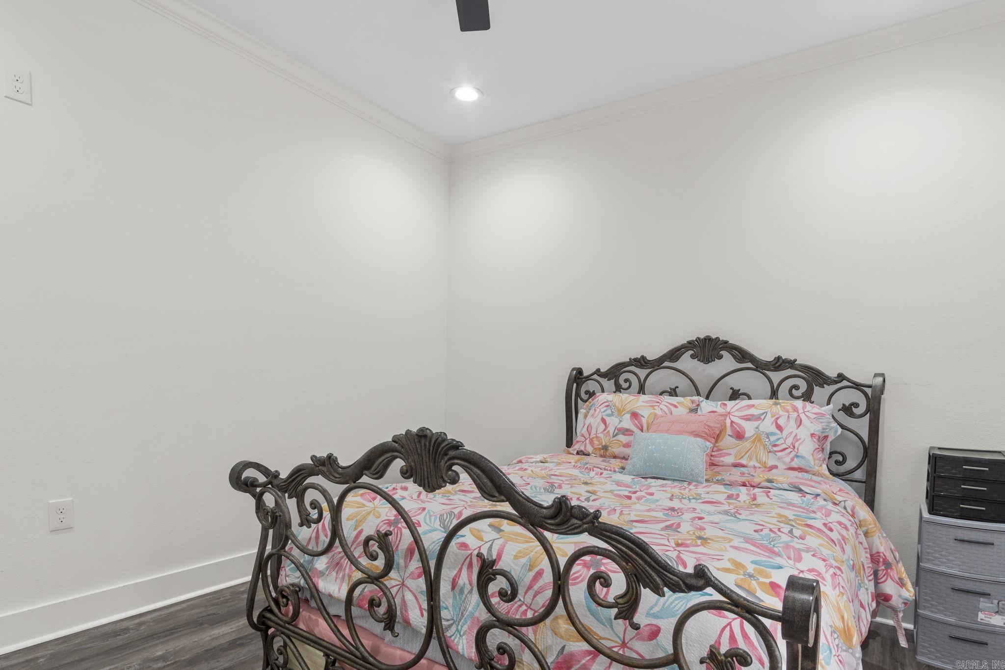 FOREST MANOR - Residential